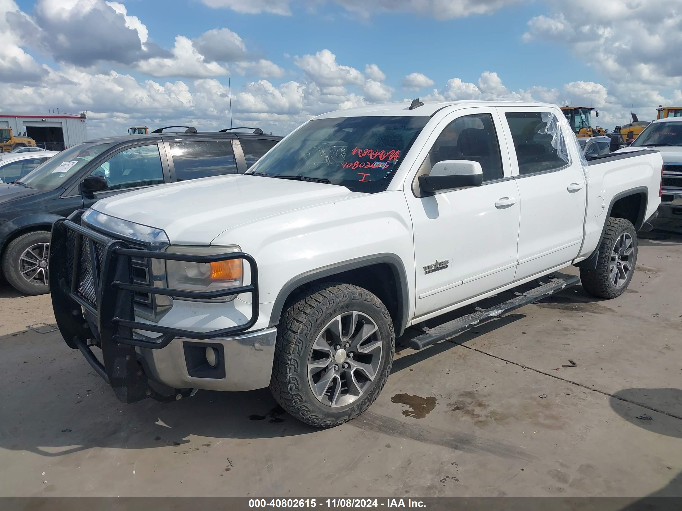 GMC SIERRA image 2
