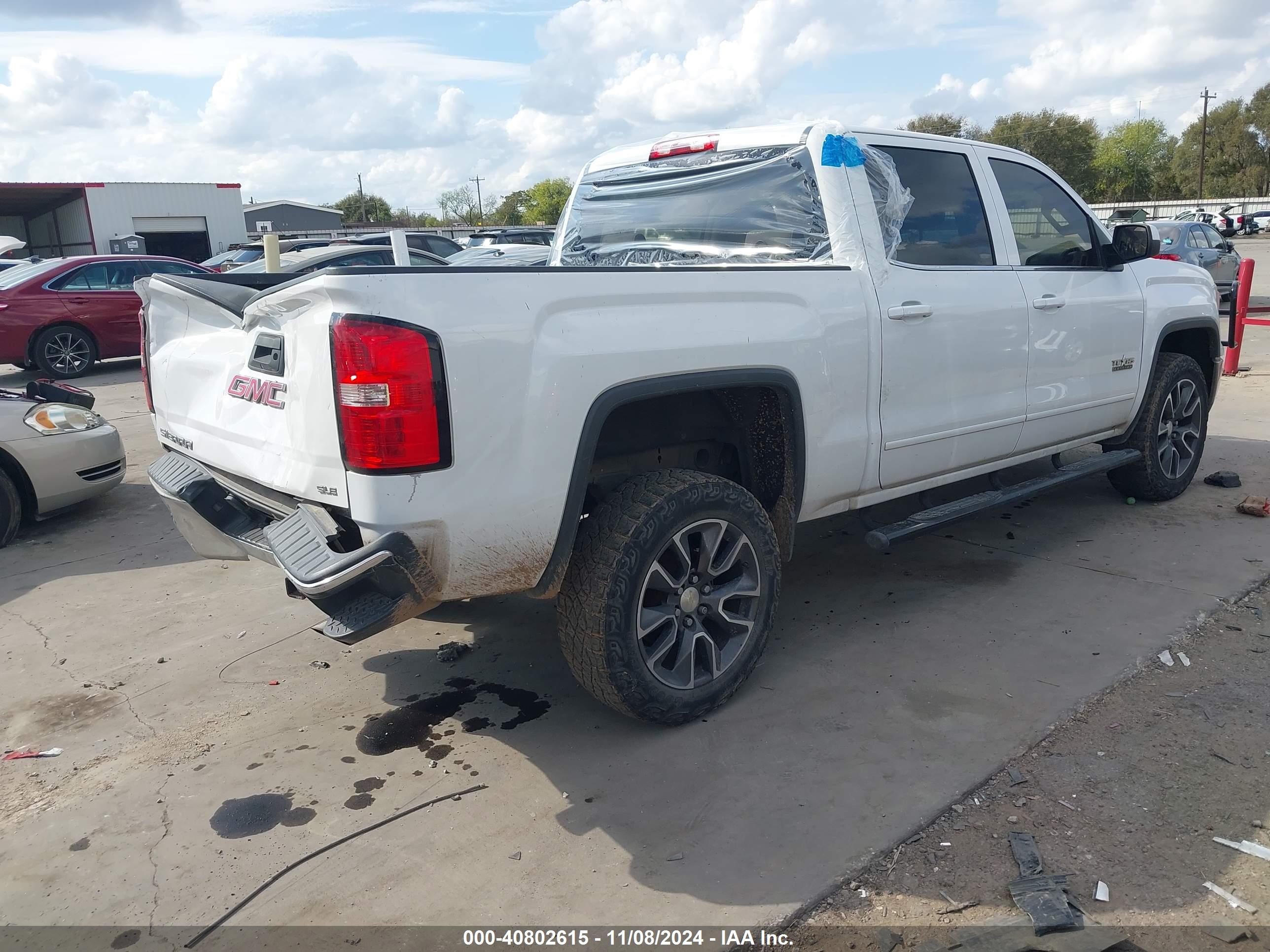 GMC SIERRA image 4