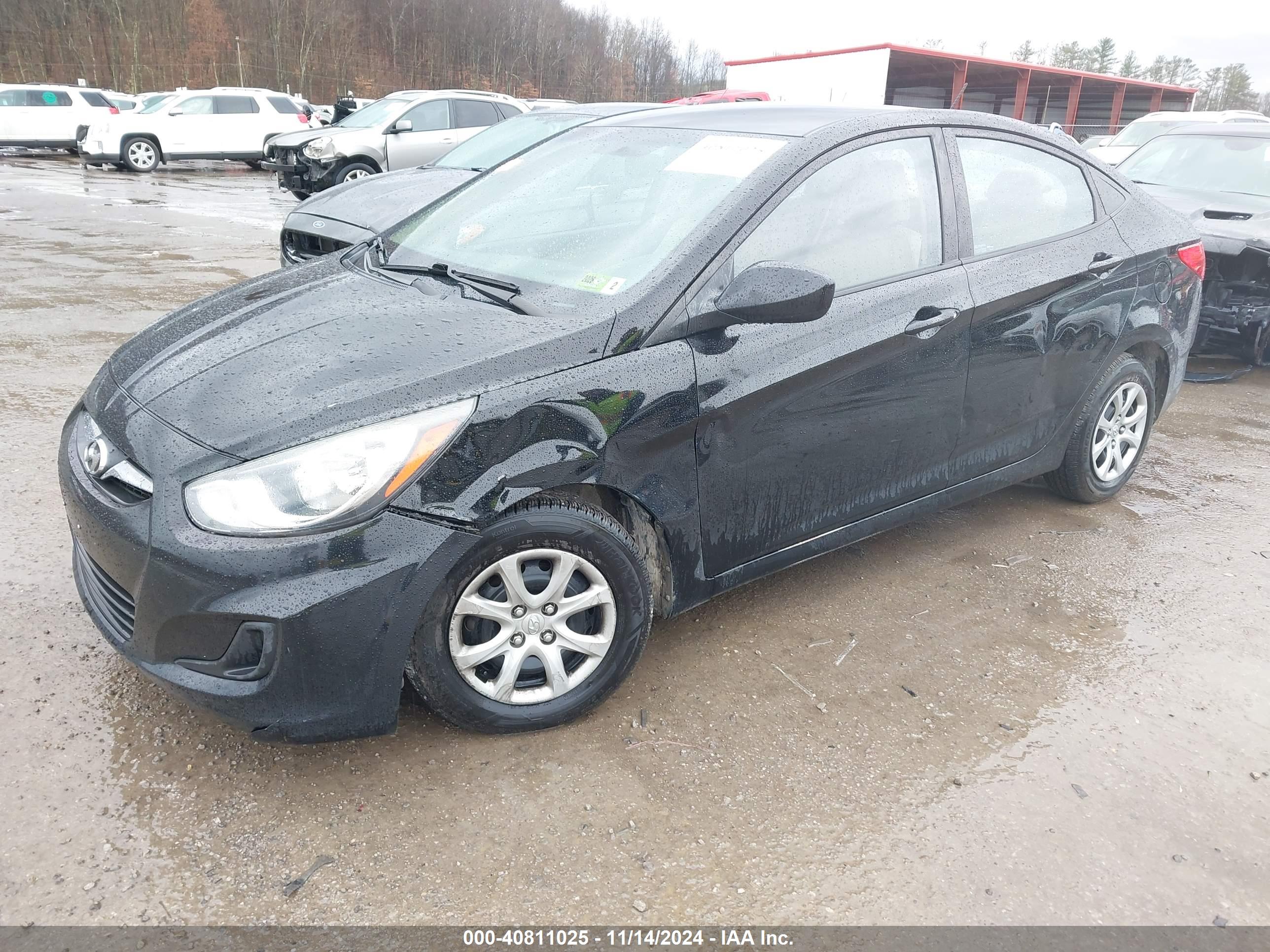 HYUNDAI ACCENT image 2