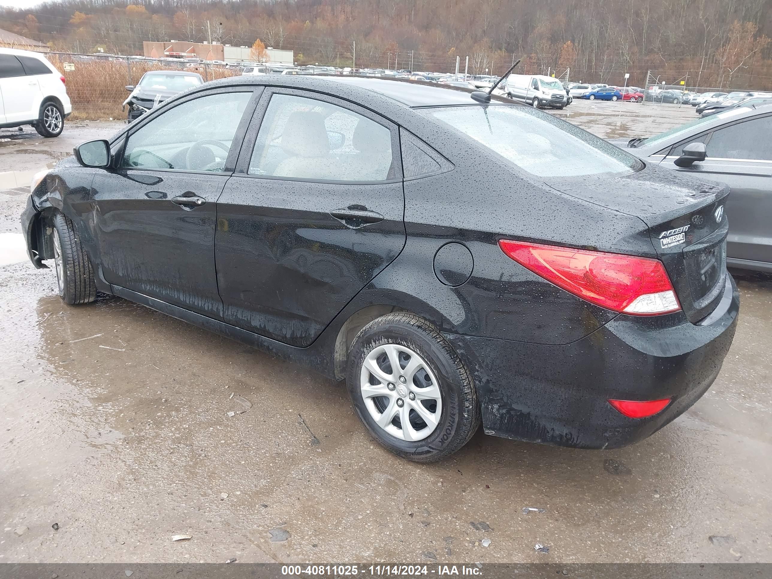 HYUNDAI ACCENT image 3