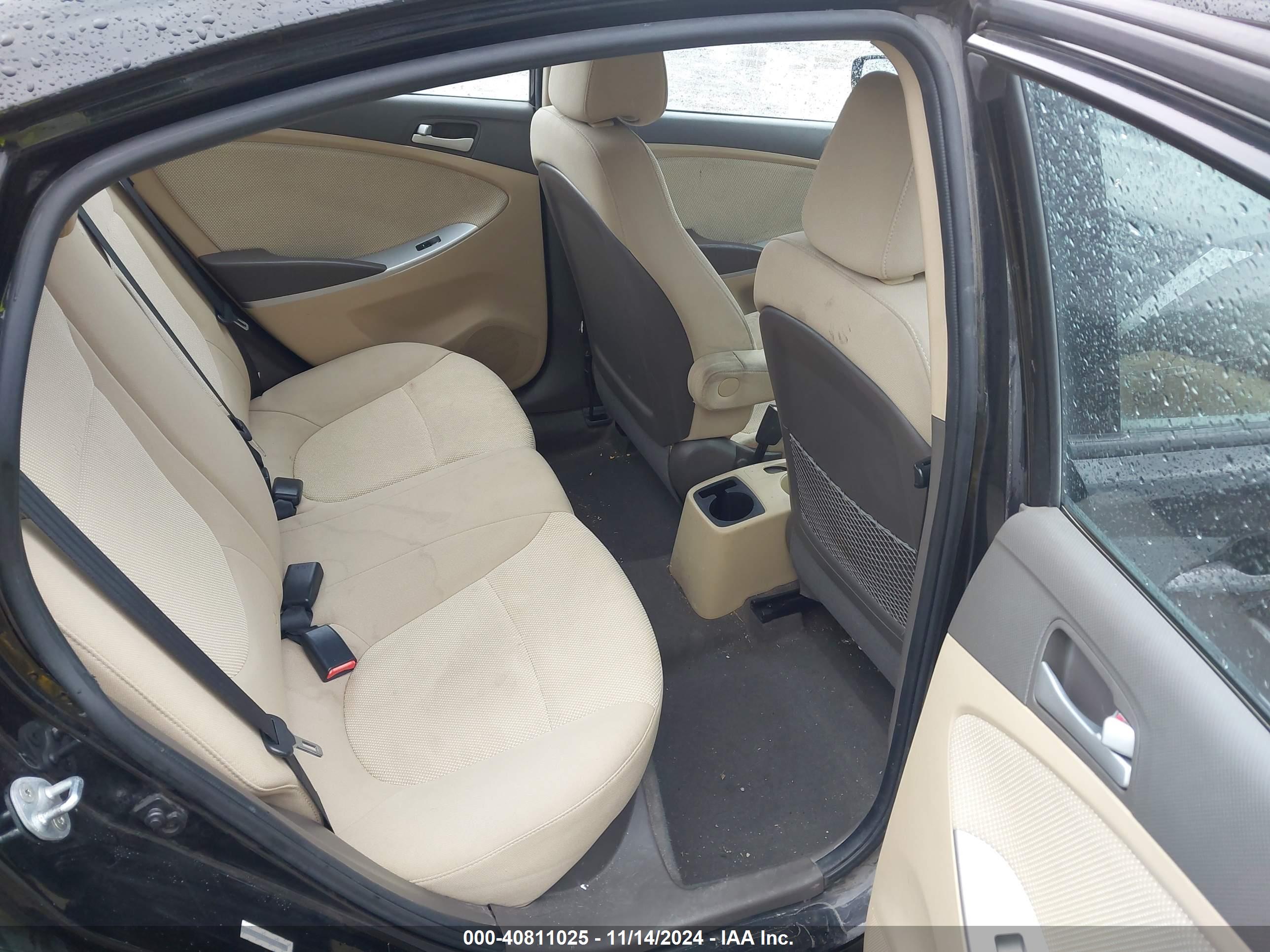 HYUNDAI ACCENT image 8