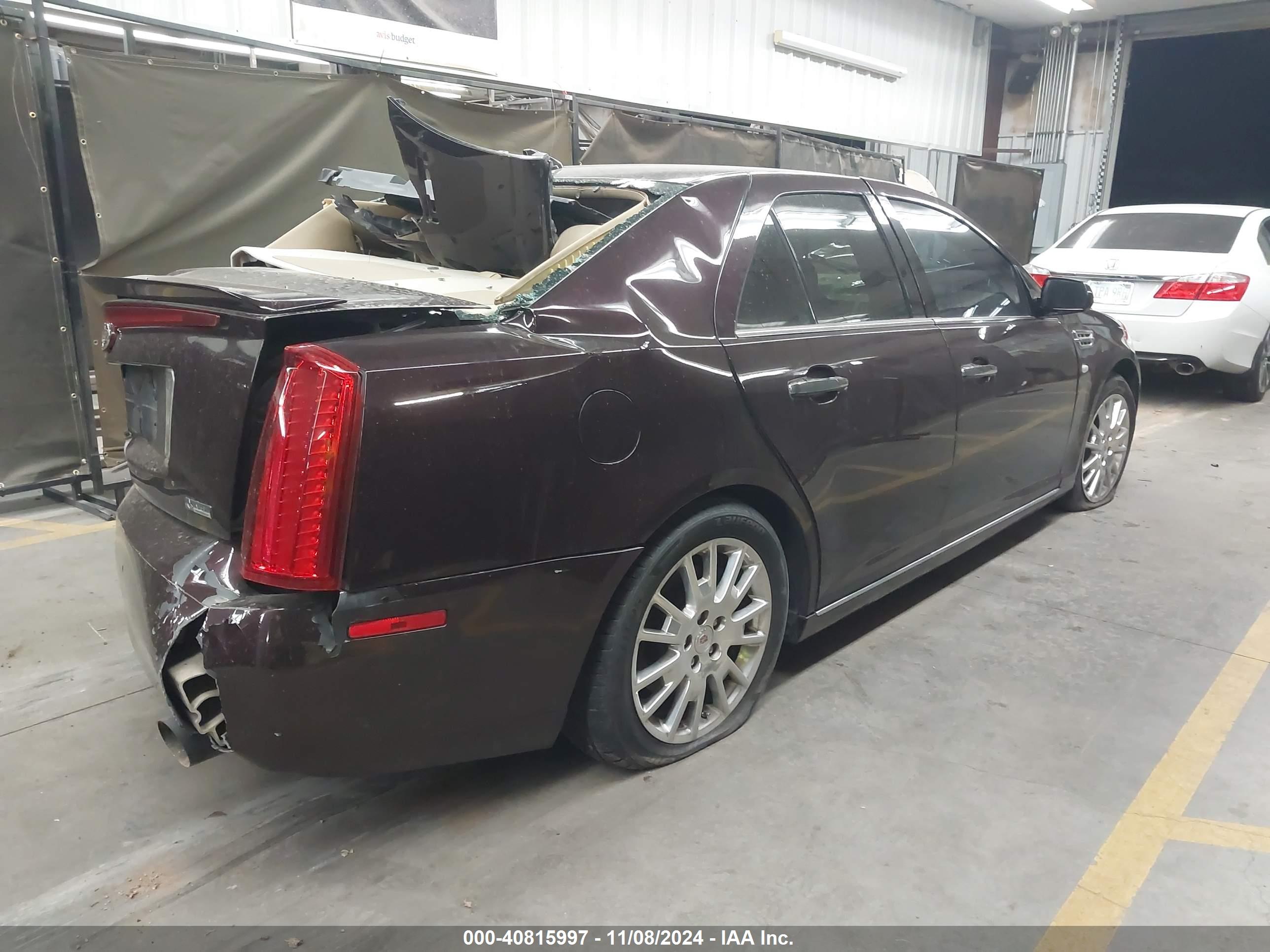 CADILLAC STS image 4