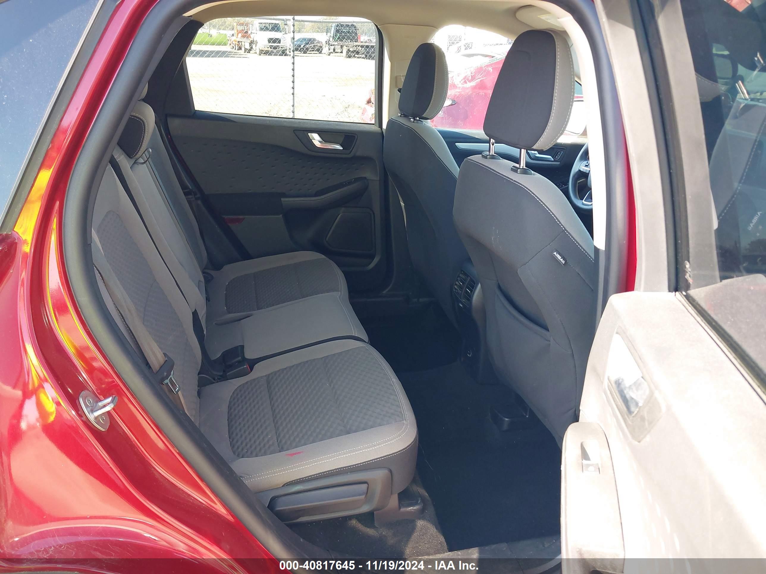 FORD ESCAPE image 8