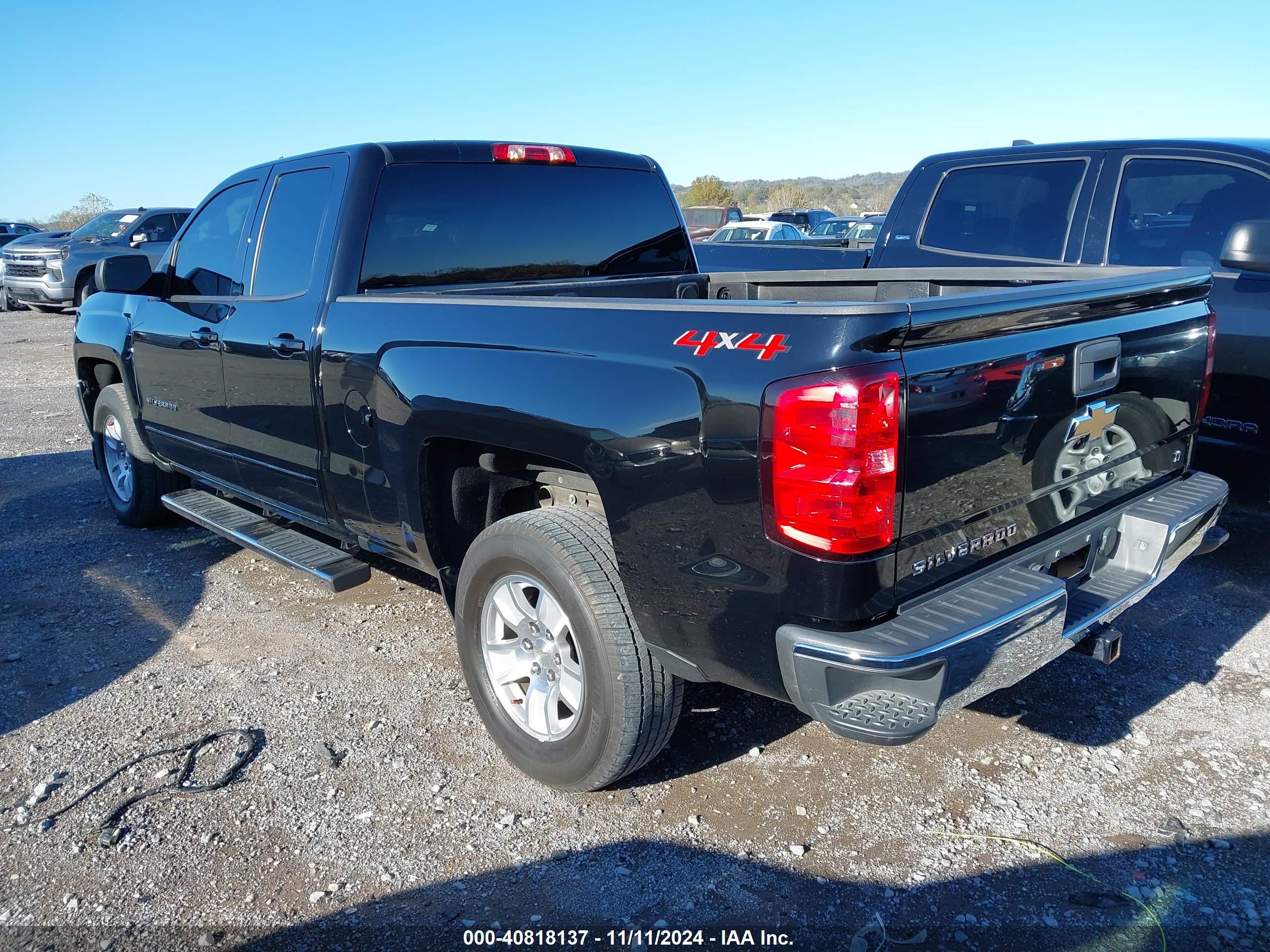 CHEVROLET SILVERADO image 3