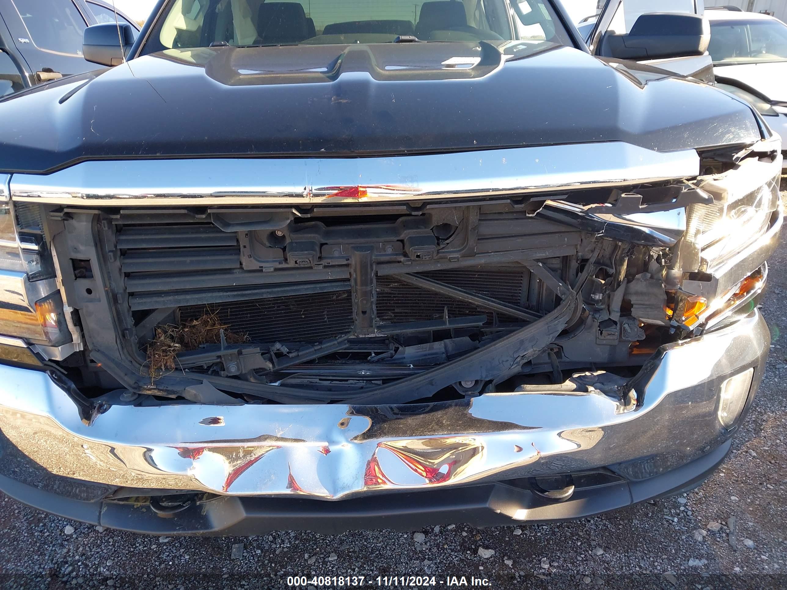 CHEVROLET SILVERADO image 6