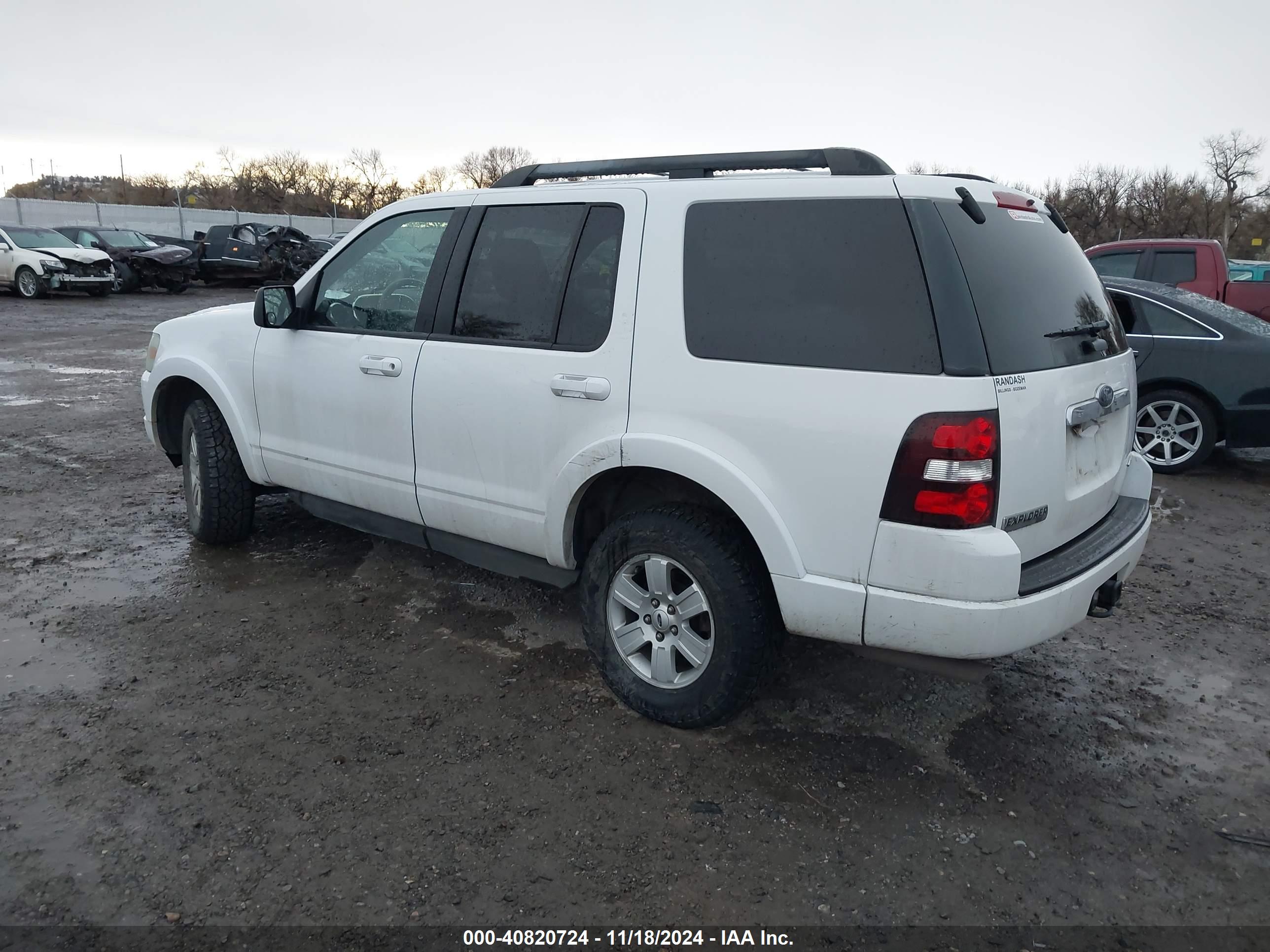 FORD EXPLORER image 3