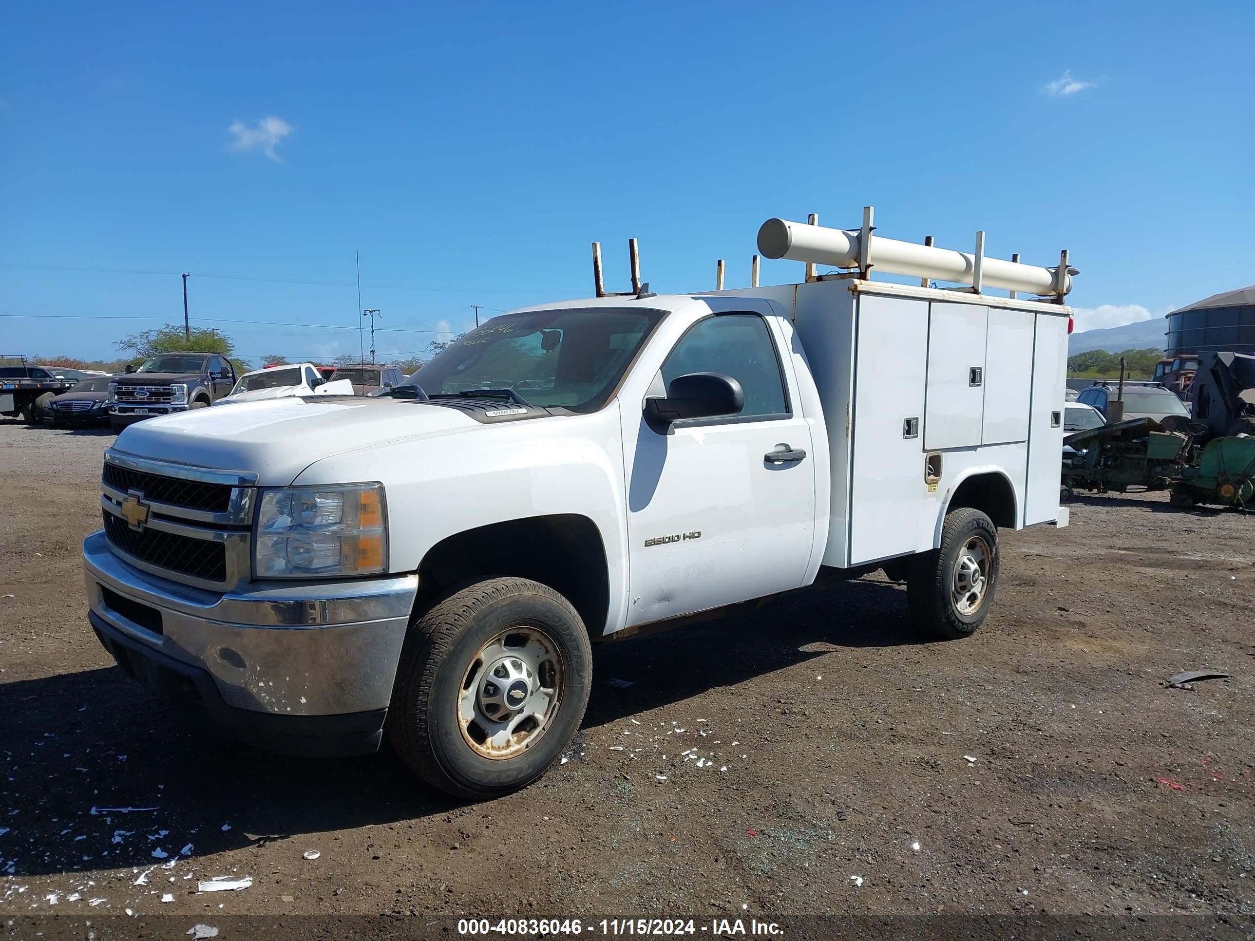 CHEVROLET SILVERADO image 6