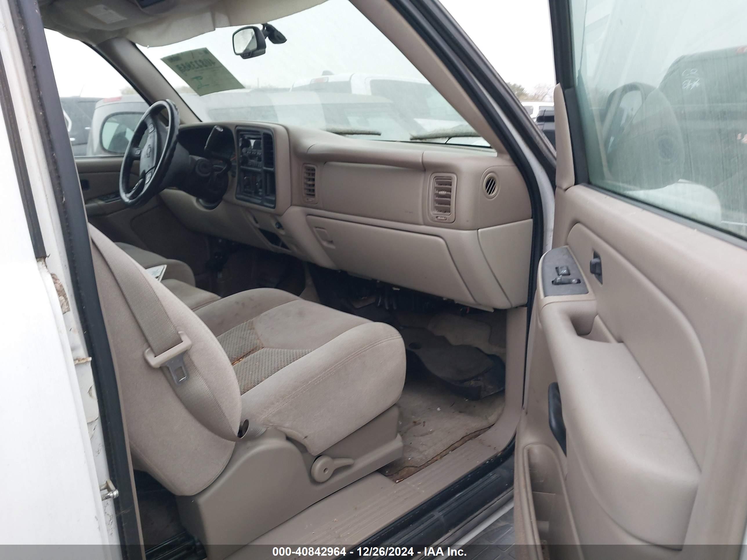 CHEVROLET TAHOE image 5