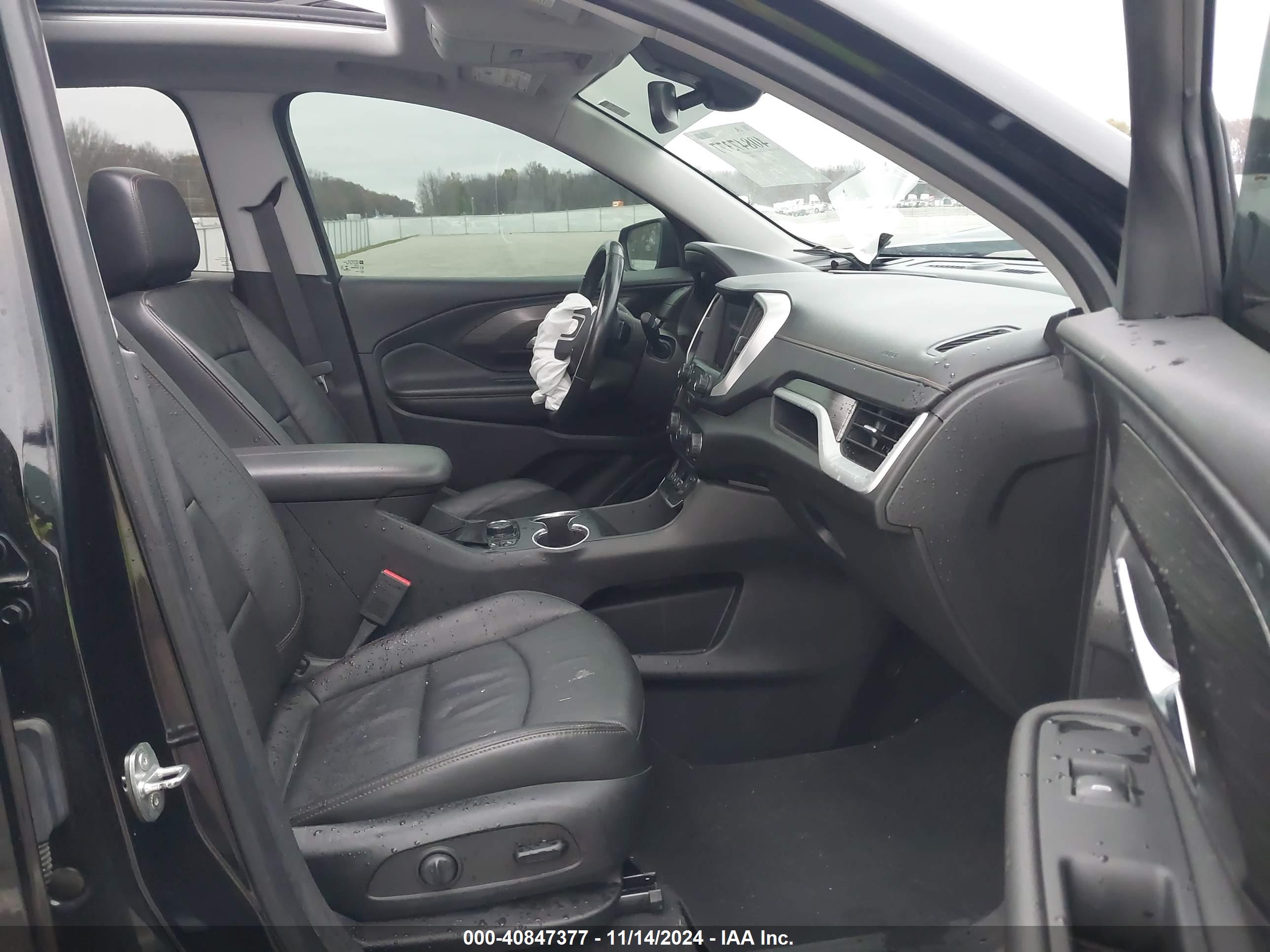GMC TERRAIN image 5