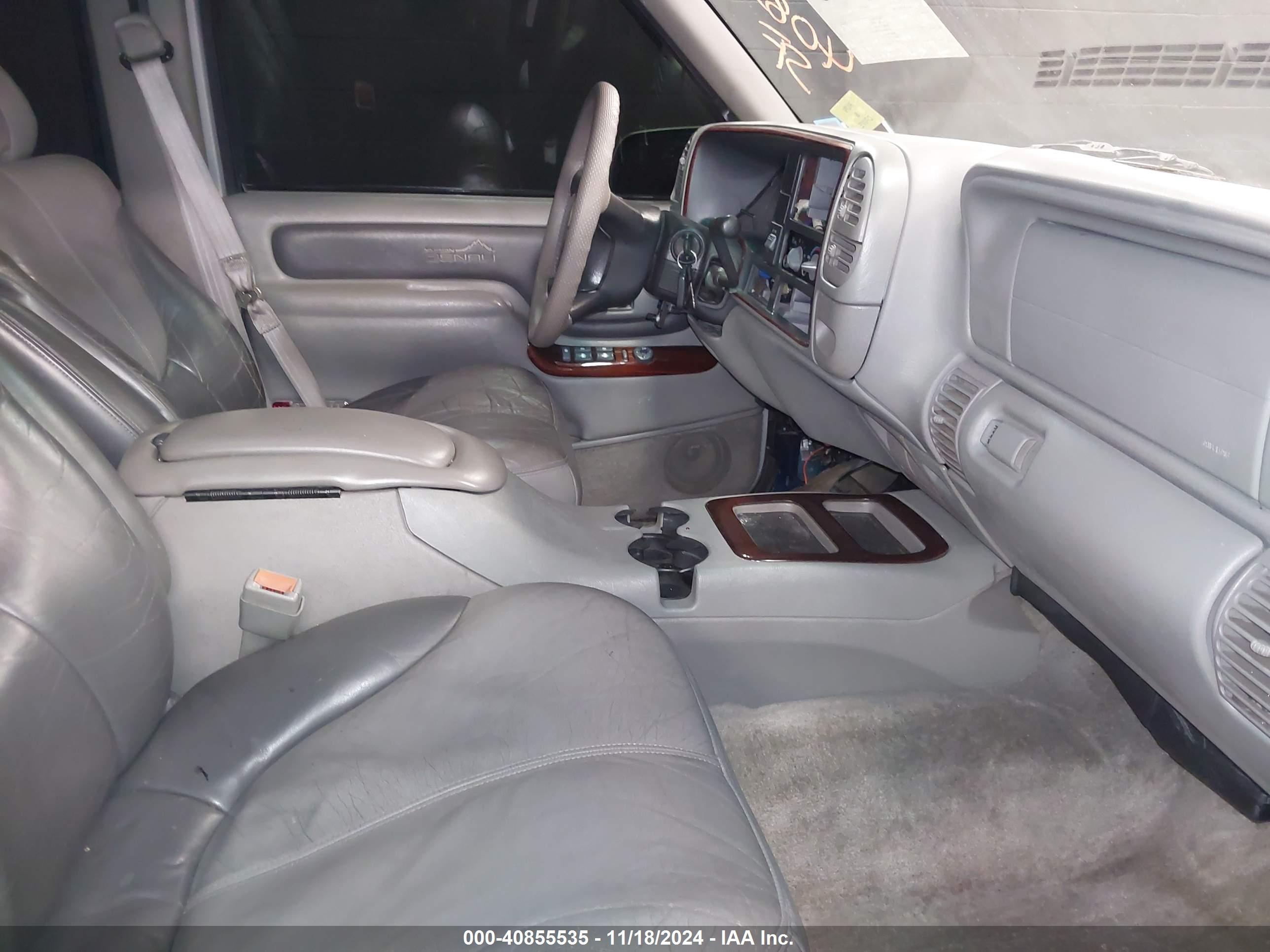 CHEVROLET TAHOE image 5