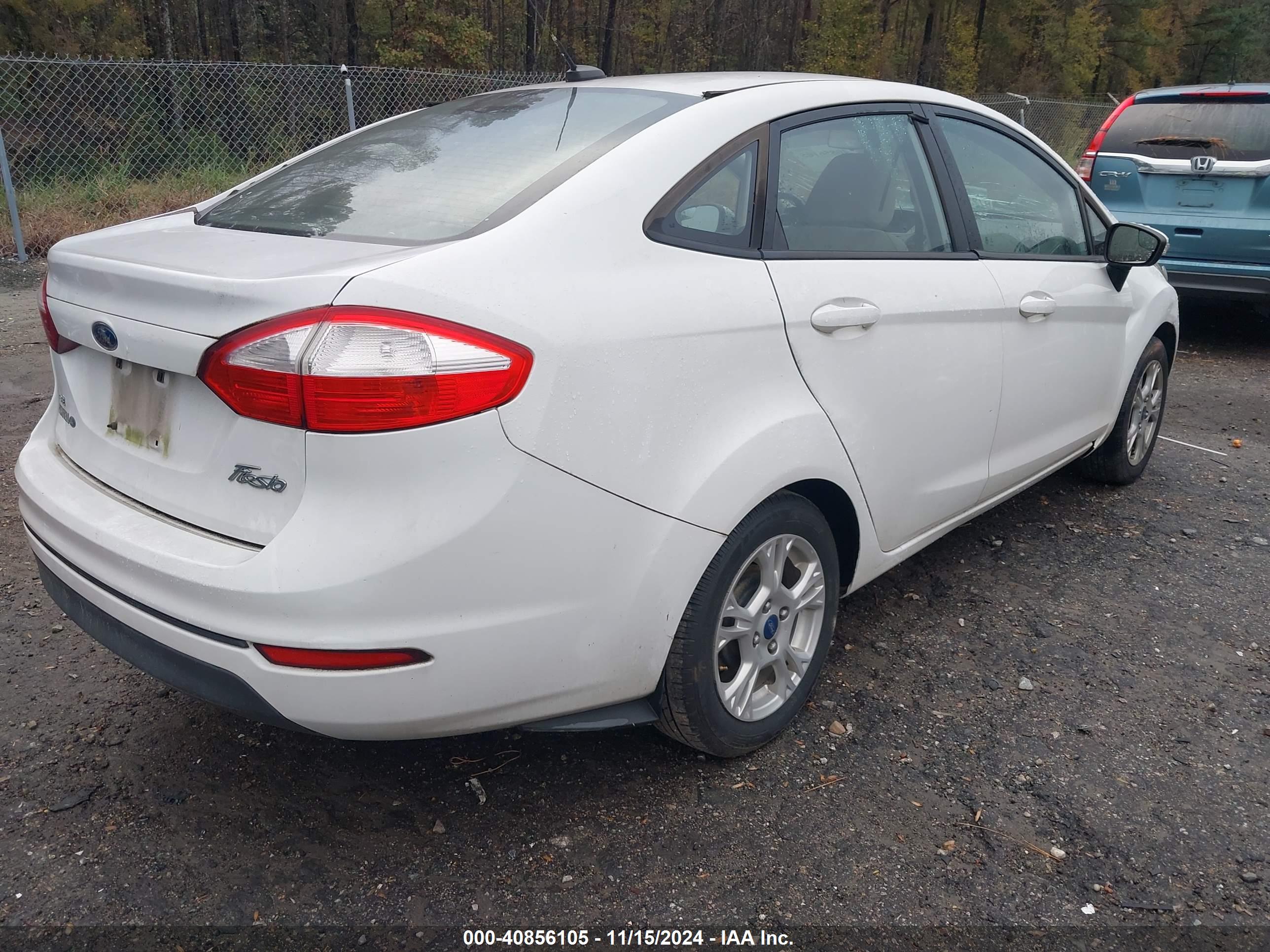 FORD FIESTA image 4
