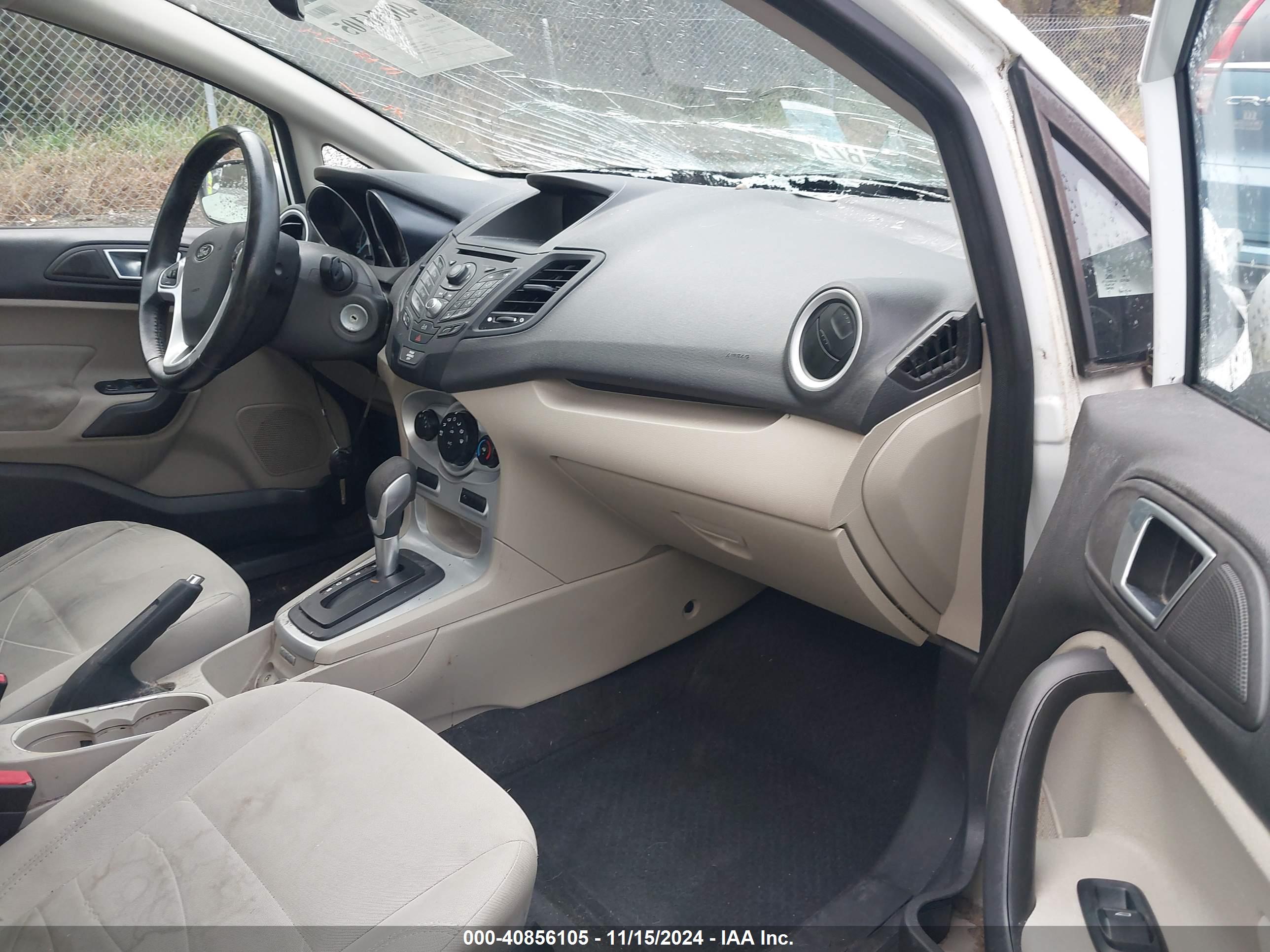 FORD FIESTA image 5