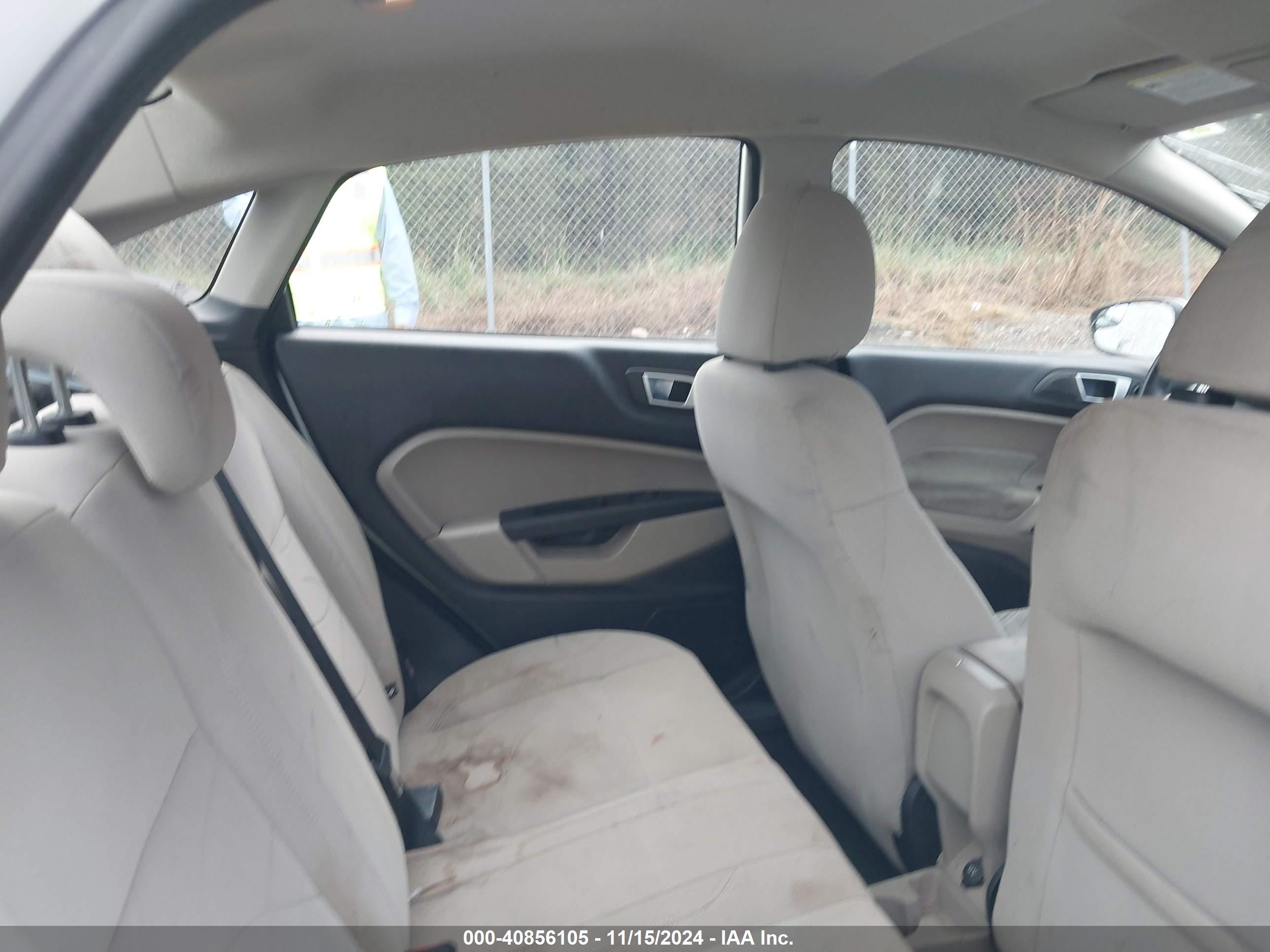 FORD FIESTA image 8