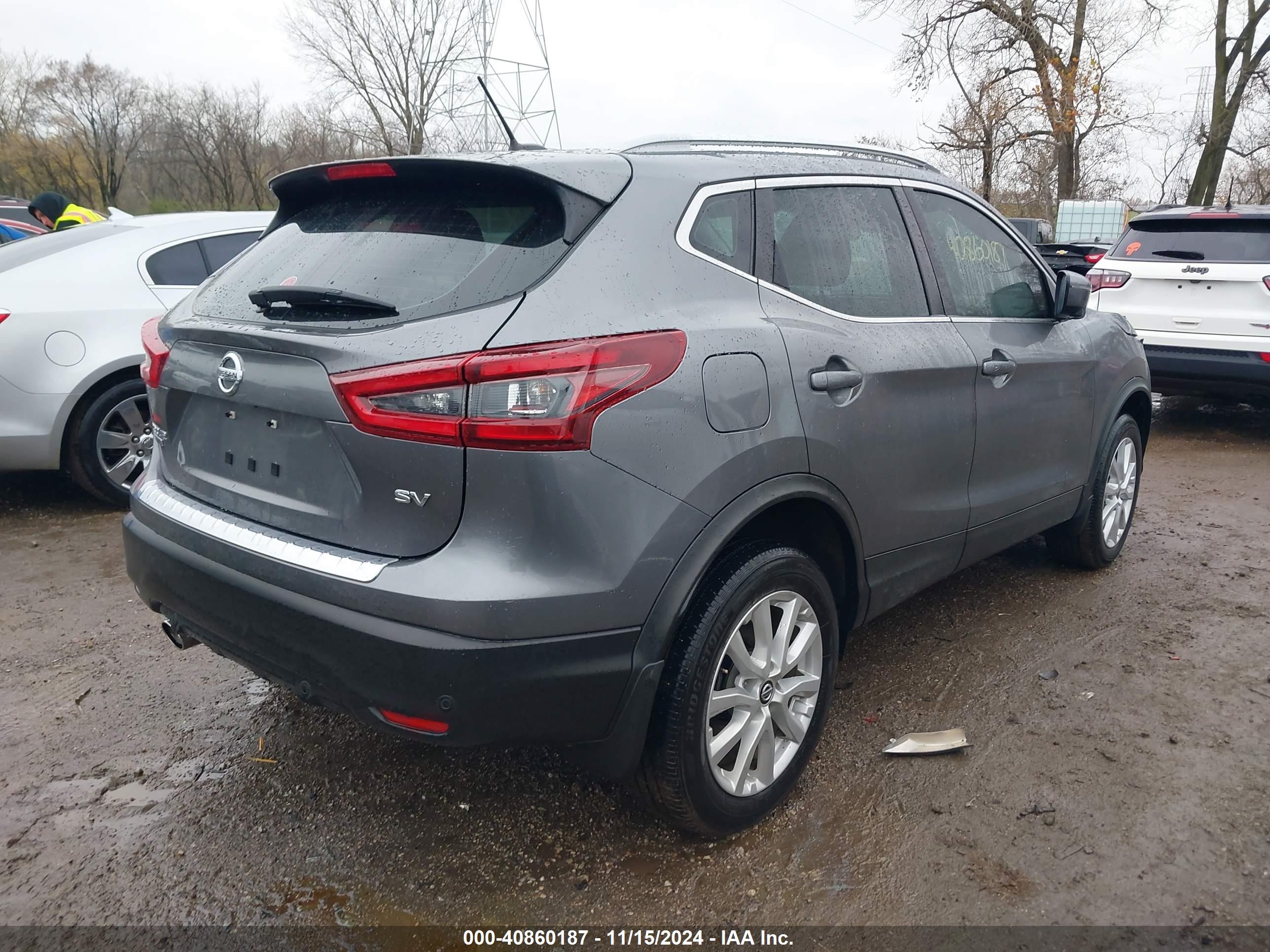 NISSAN ROGUE image 4
