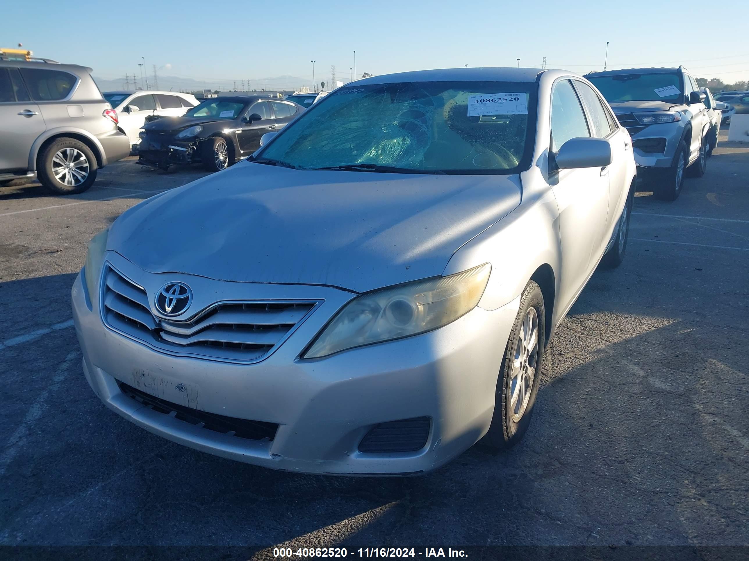 TOYOTA CAMRY image 2