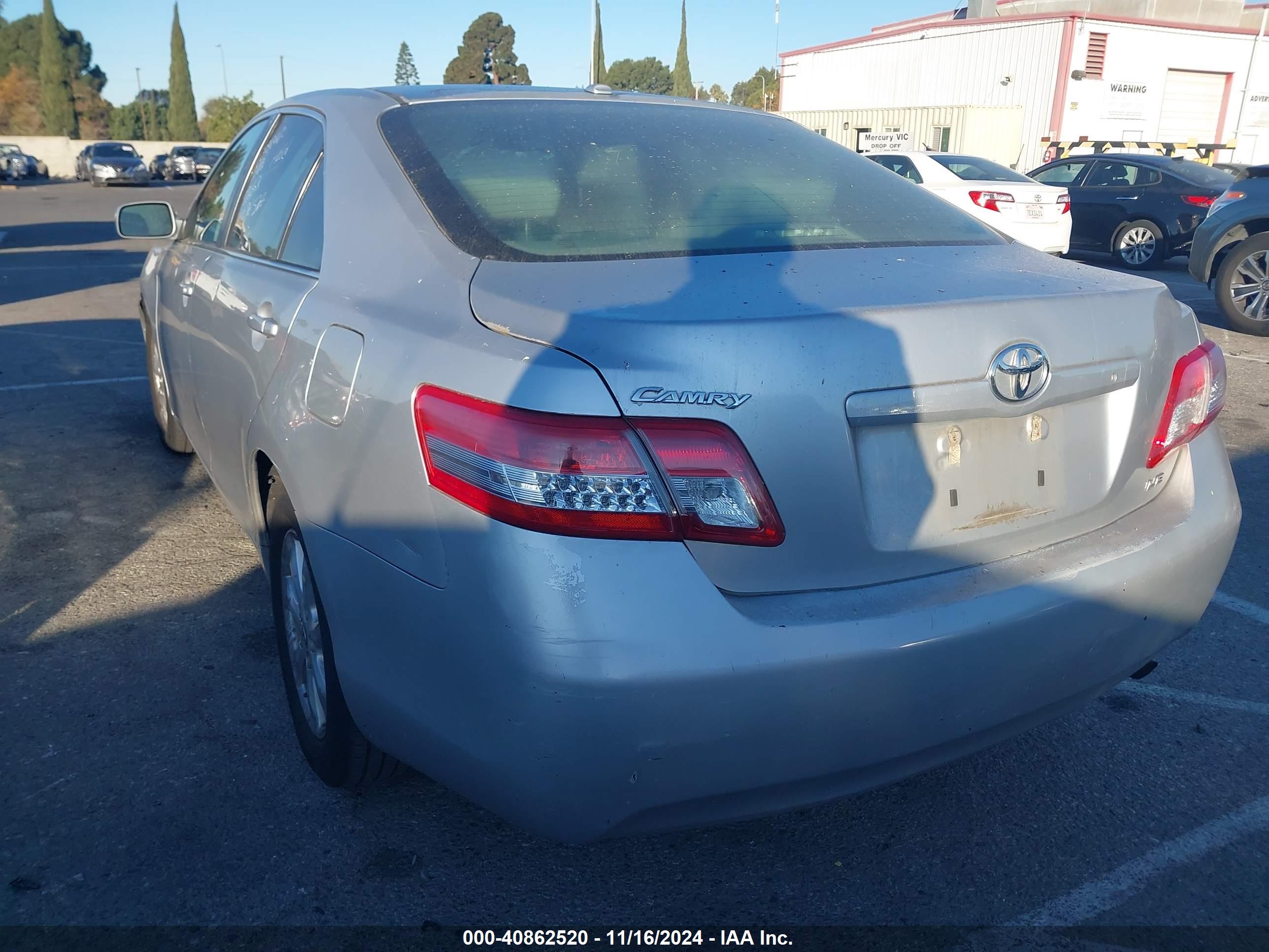 TOYOTA CAMRY image 3
