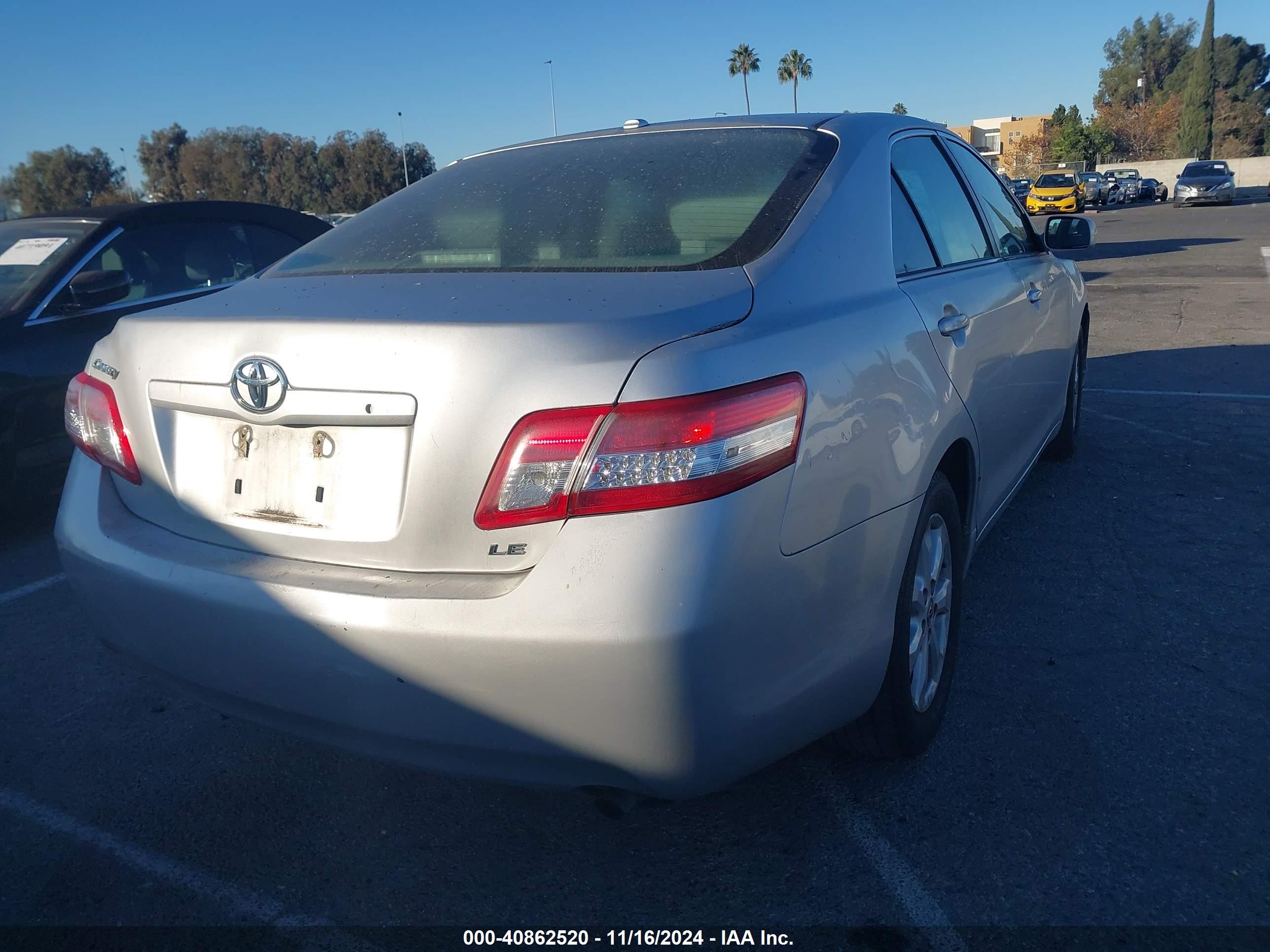 TOYOTA CAMRY image 4