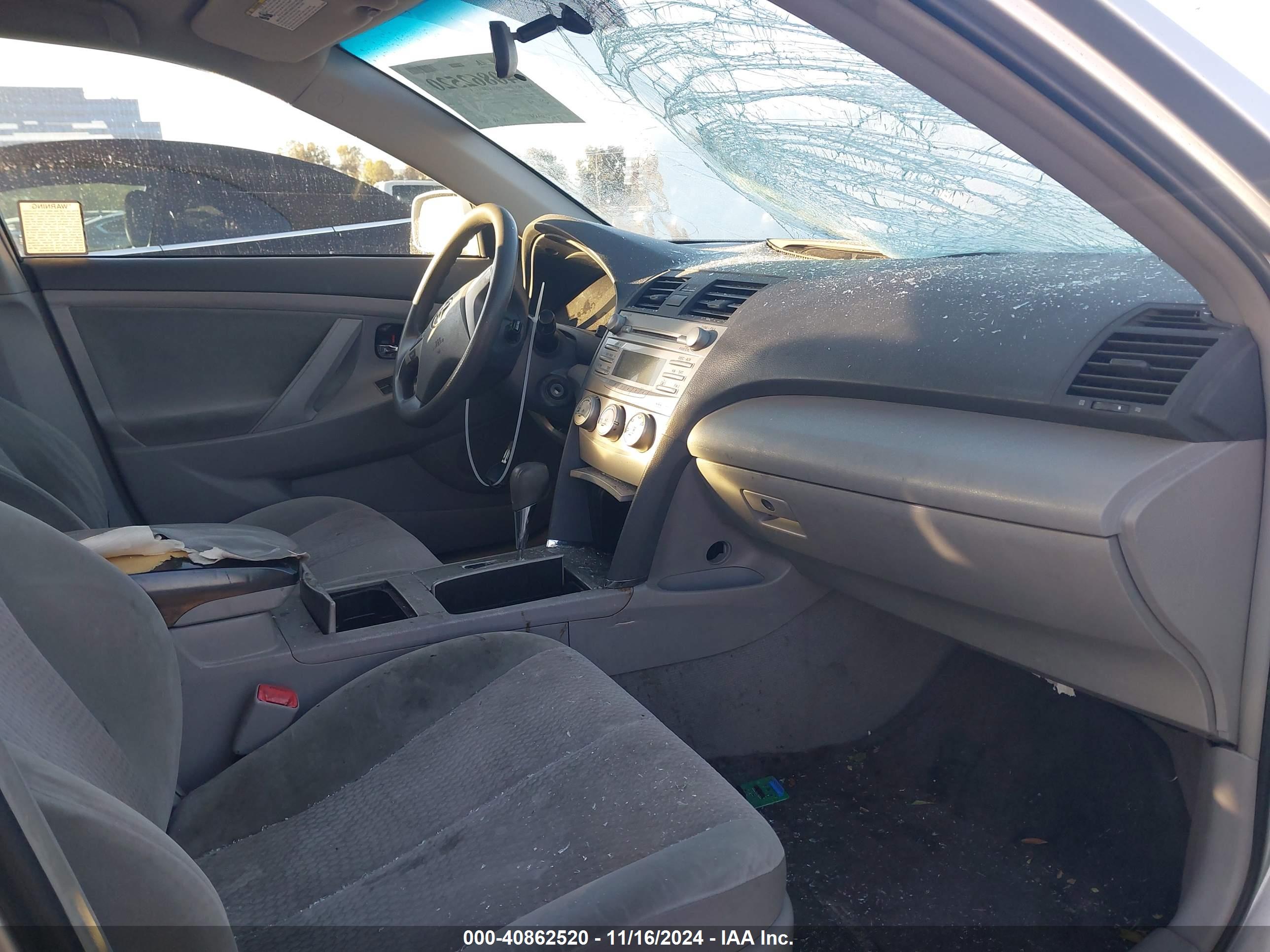 TOYOTA CAMRY image 5