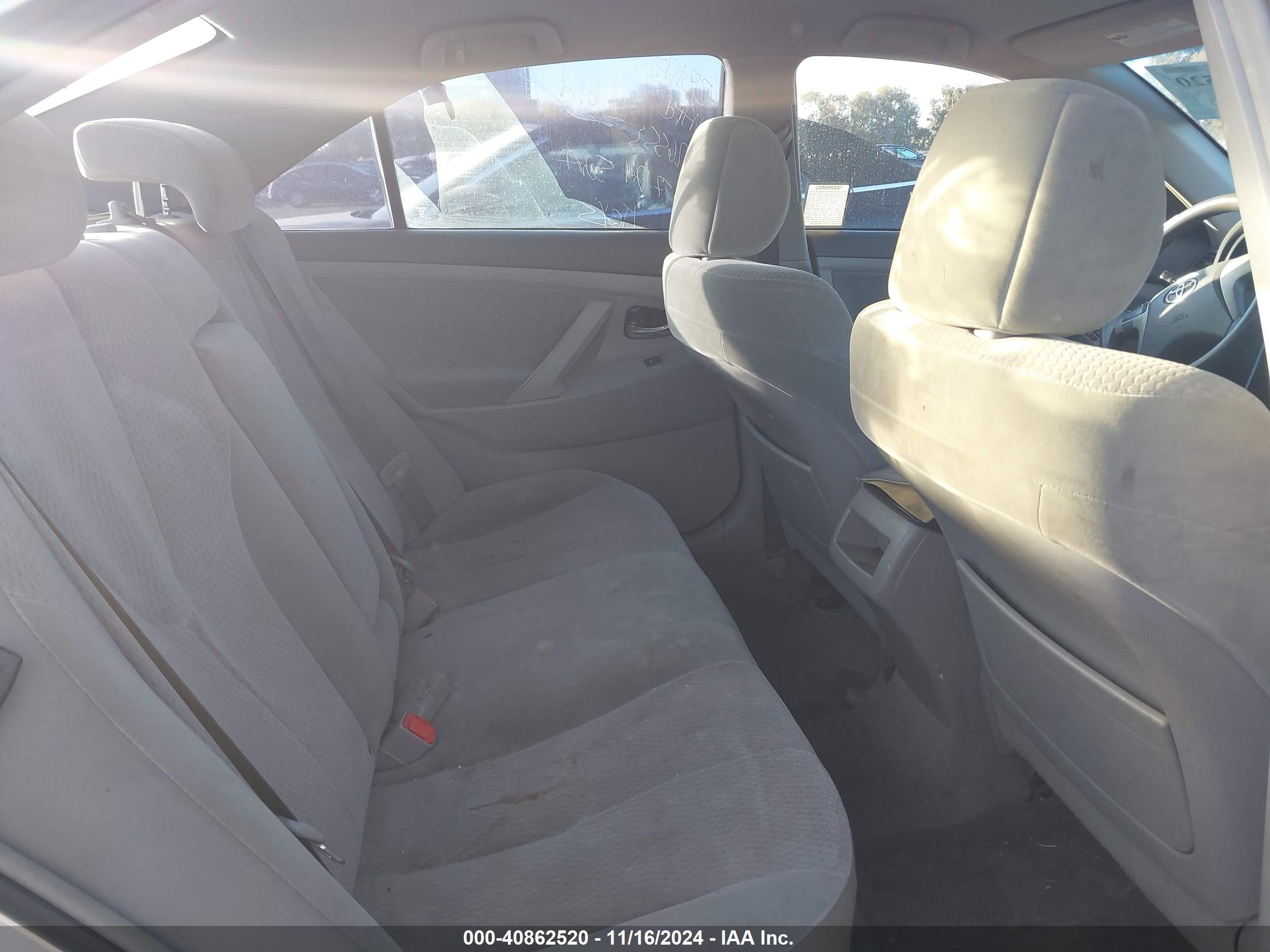 TOYOTA CAMRY image 8