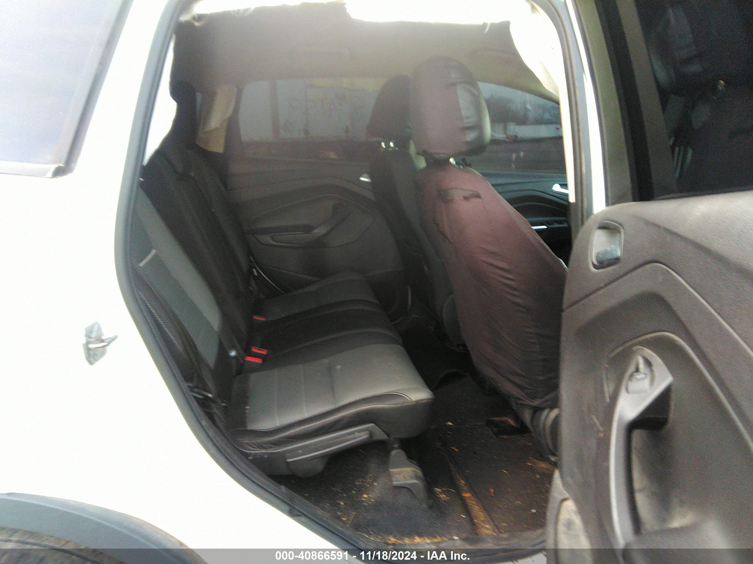FORD ESCAPE image 8