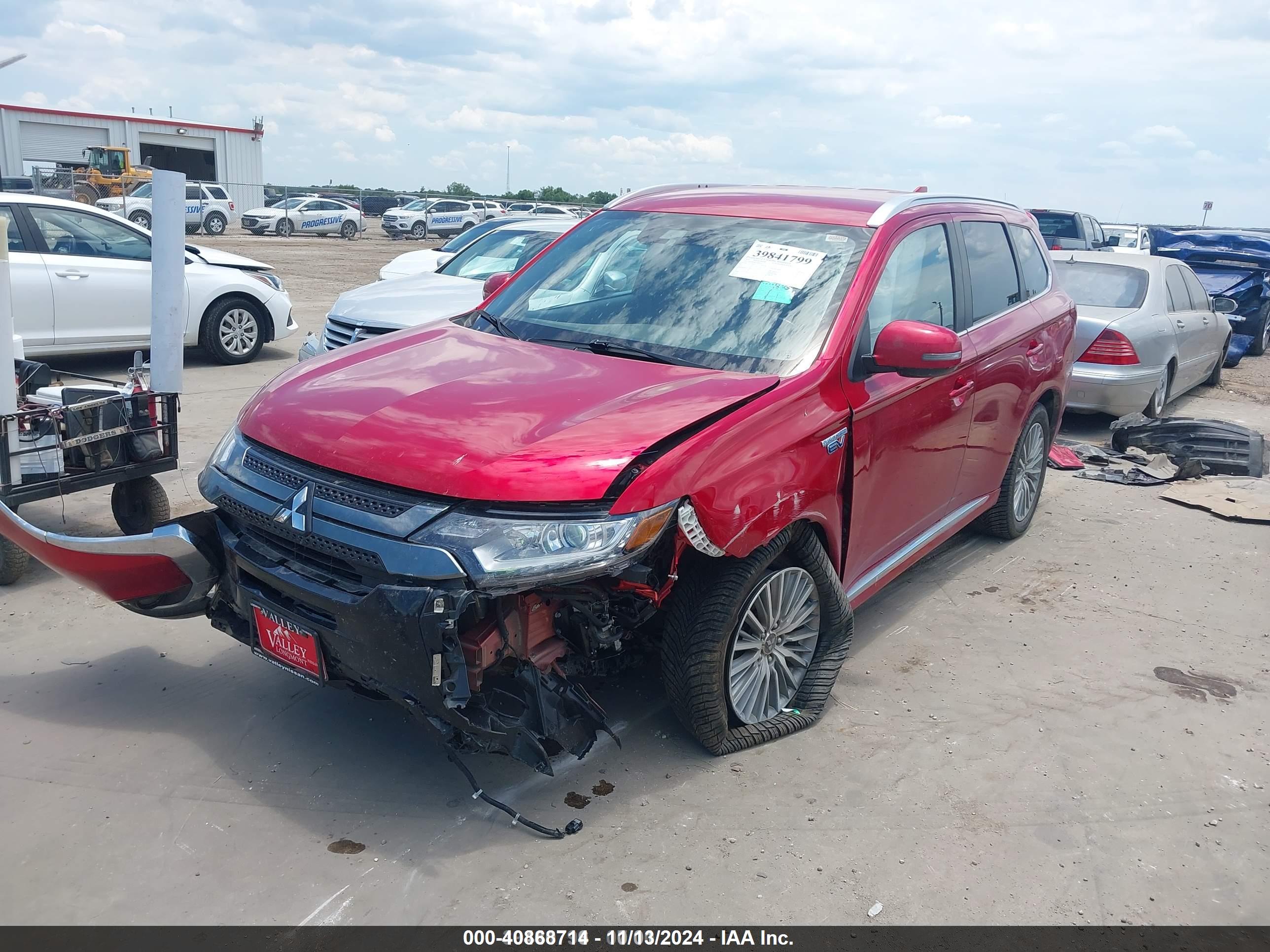 MITSUBISHI OUTLANDER image 2
