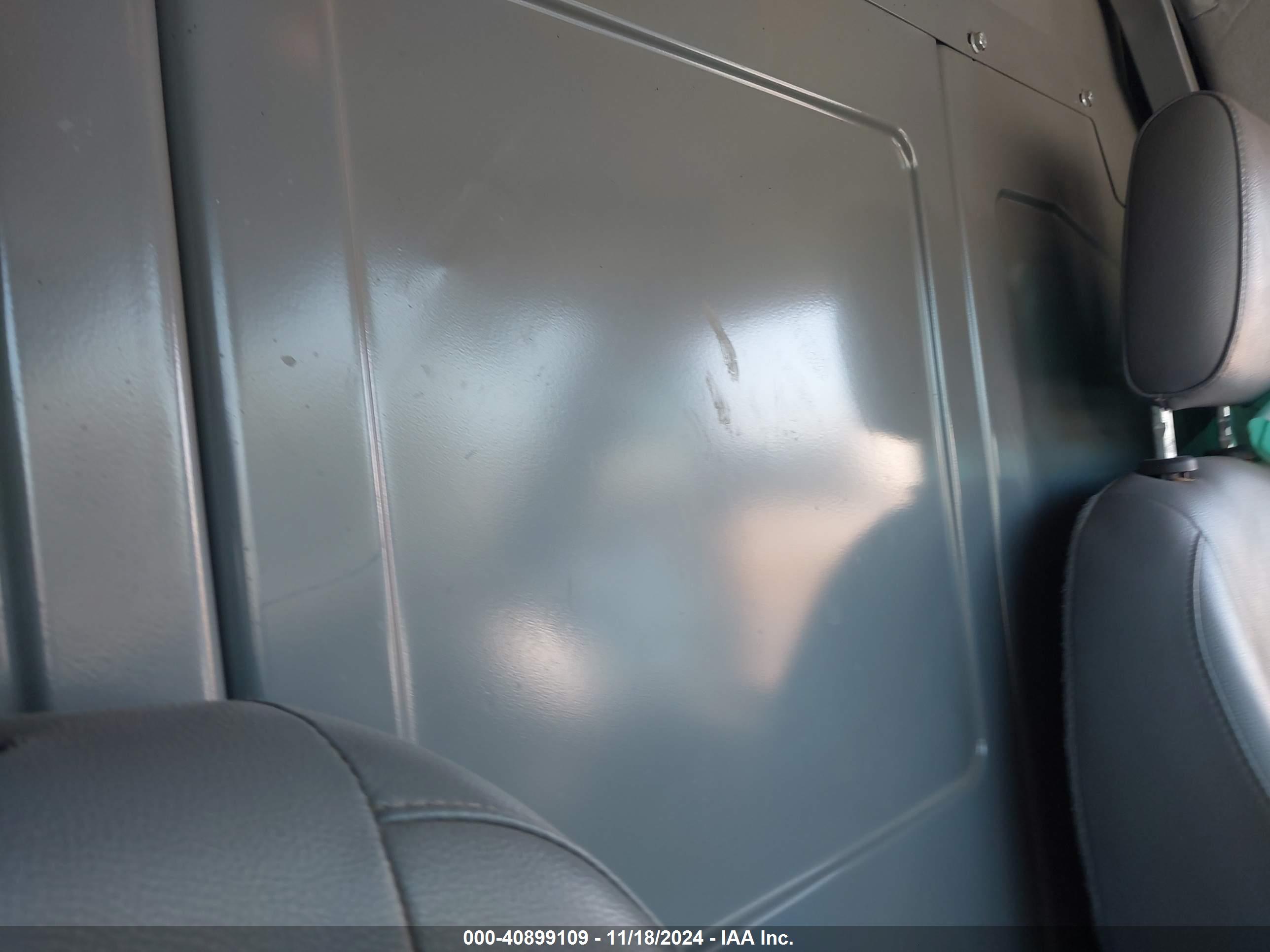 FORD TRANSIT-150 image 8