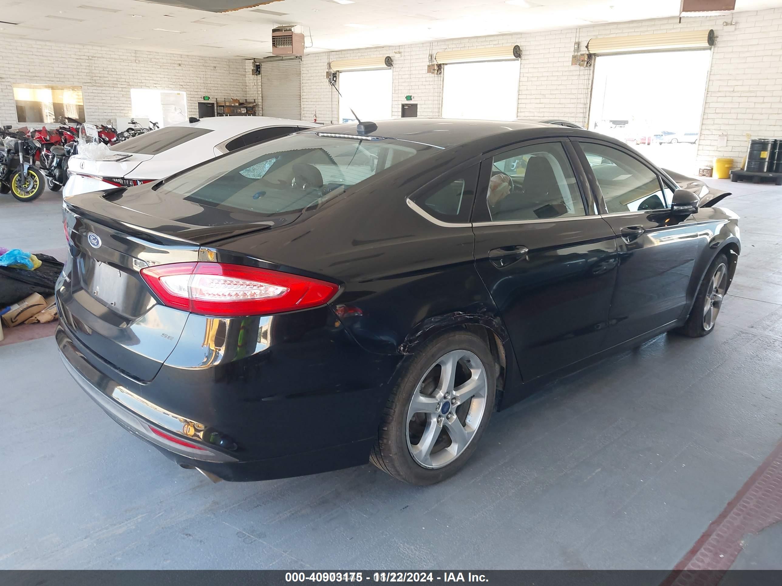 FORD FUSION image 4