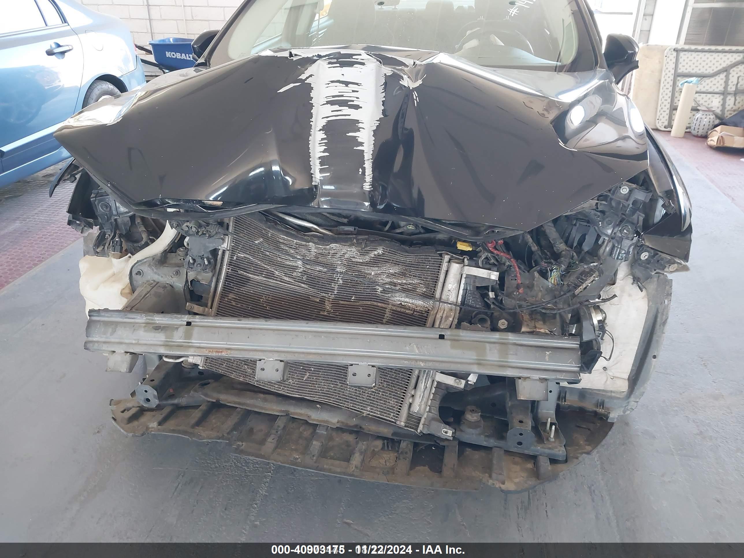 FORD FUSION image 6