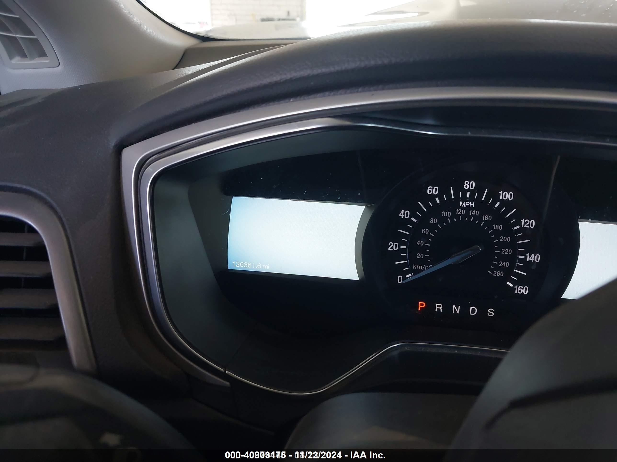 FORD FUSION image 7