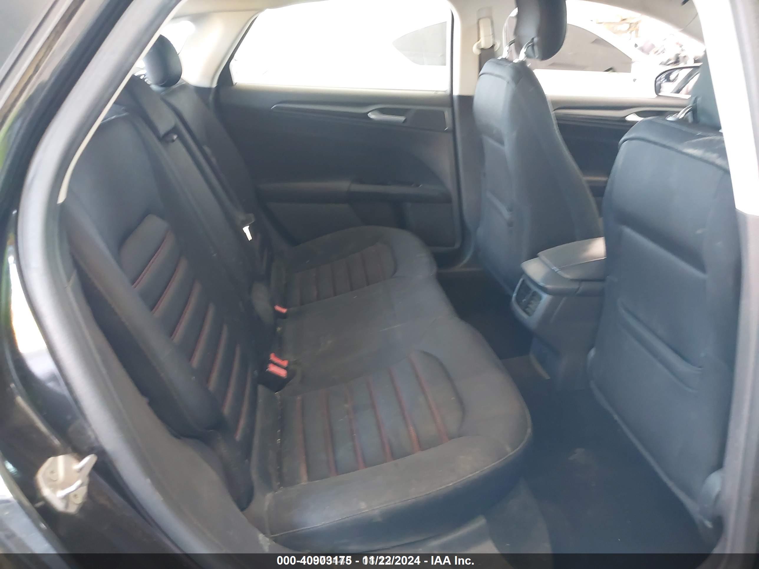 FORD FUSION image 8