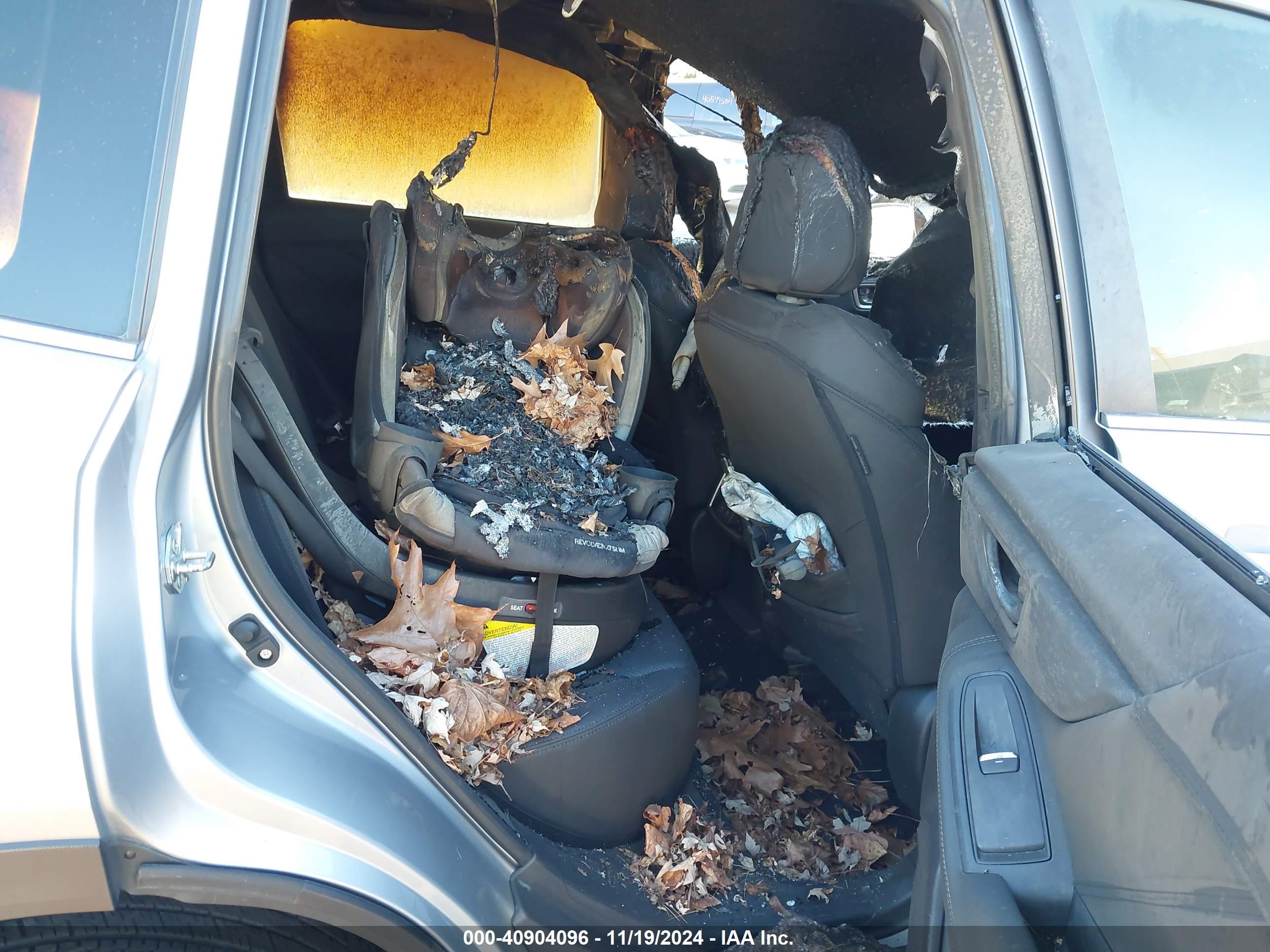 SUBARU FORESTER image 8