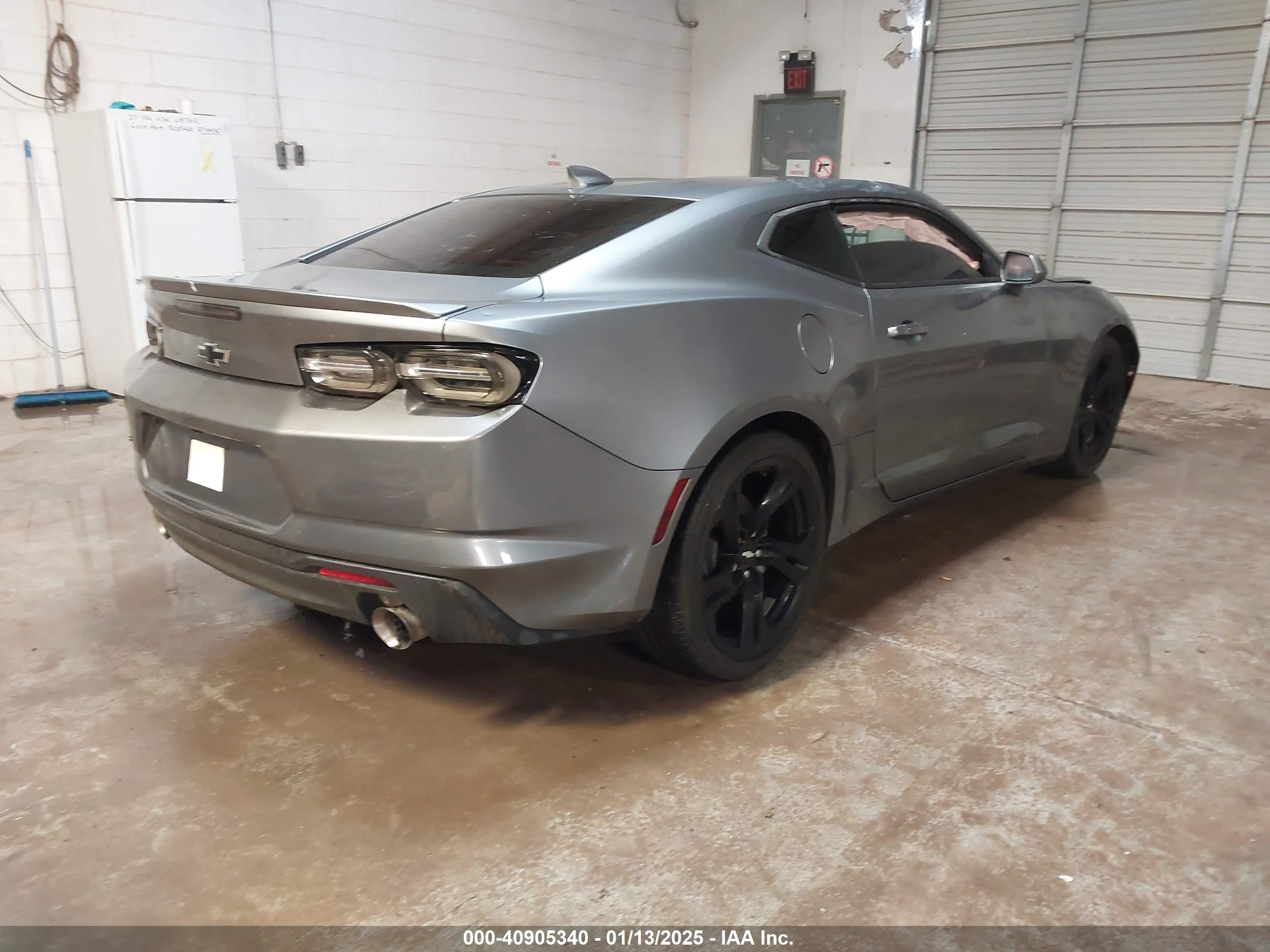 CHEVROLET CAMARO image 4