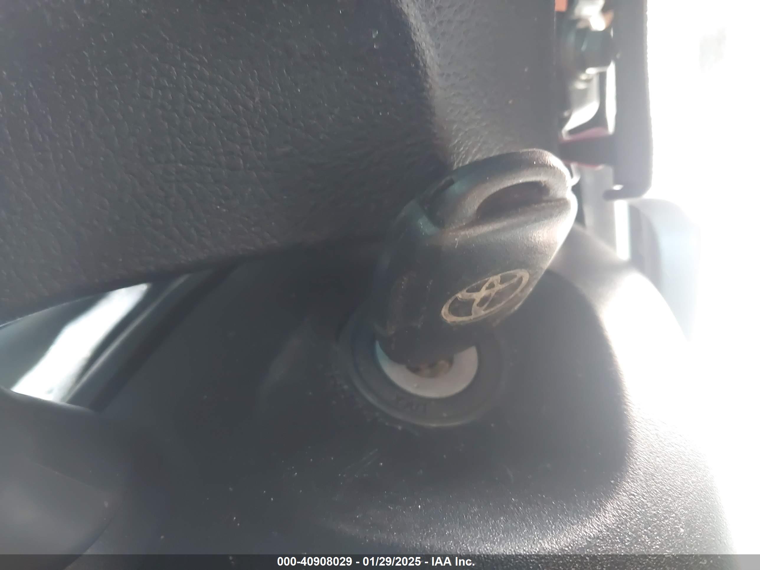 TOYOTA 4RUNNER image 11