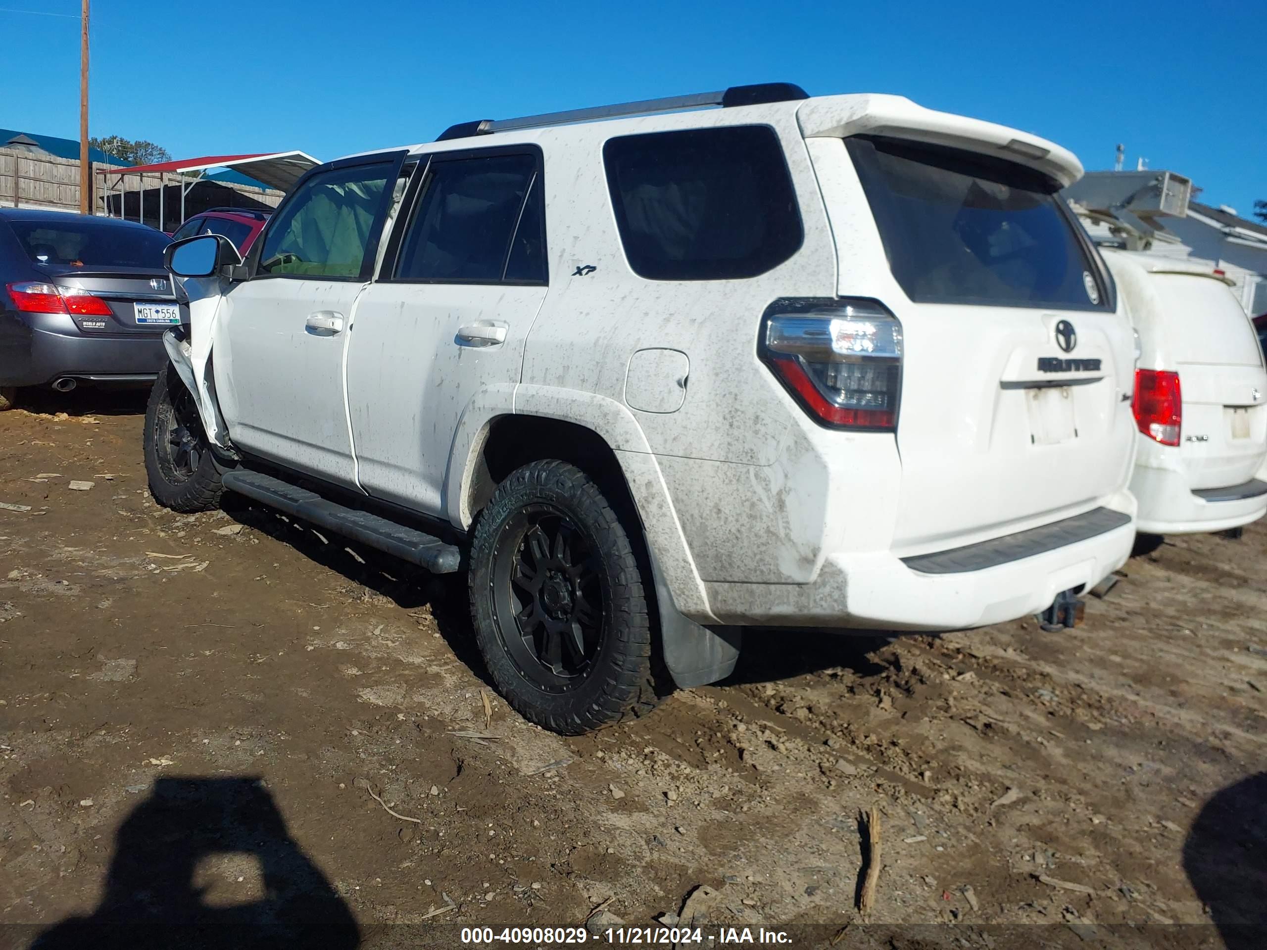 TOYOTA 4RUNNER image 3
