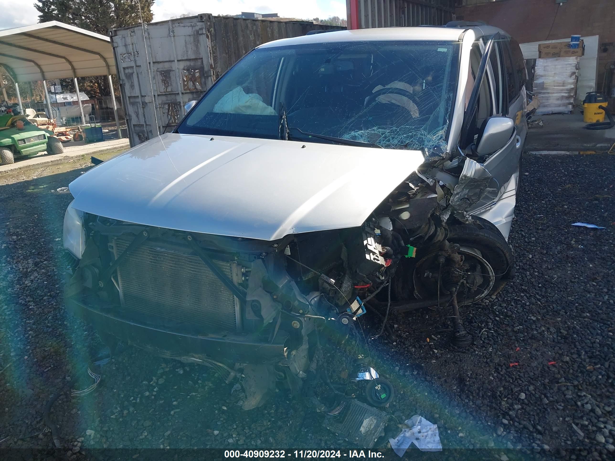 CHRYSLER TOWN image 6