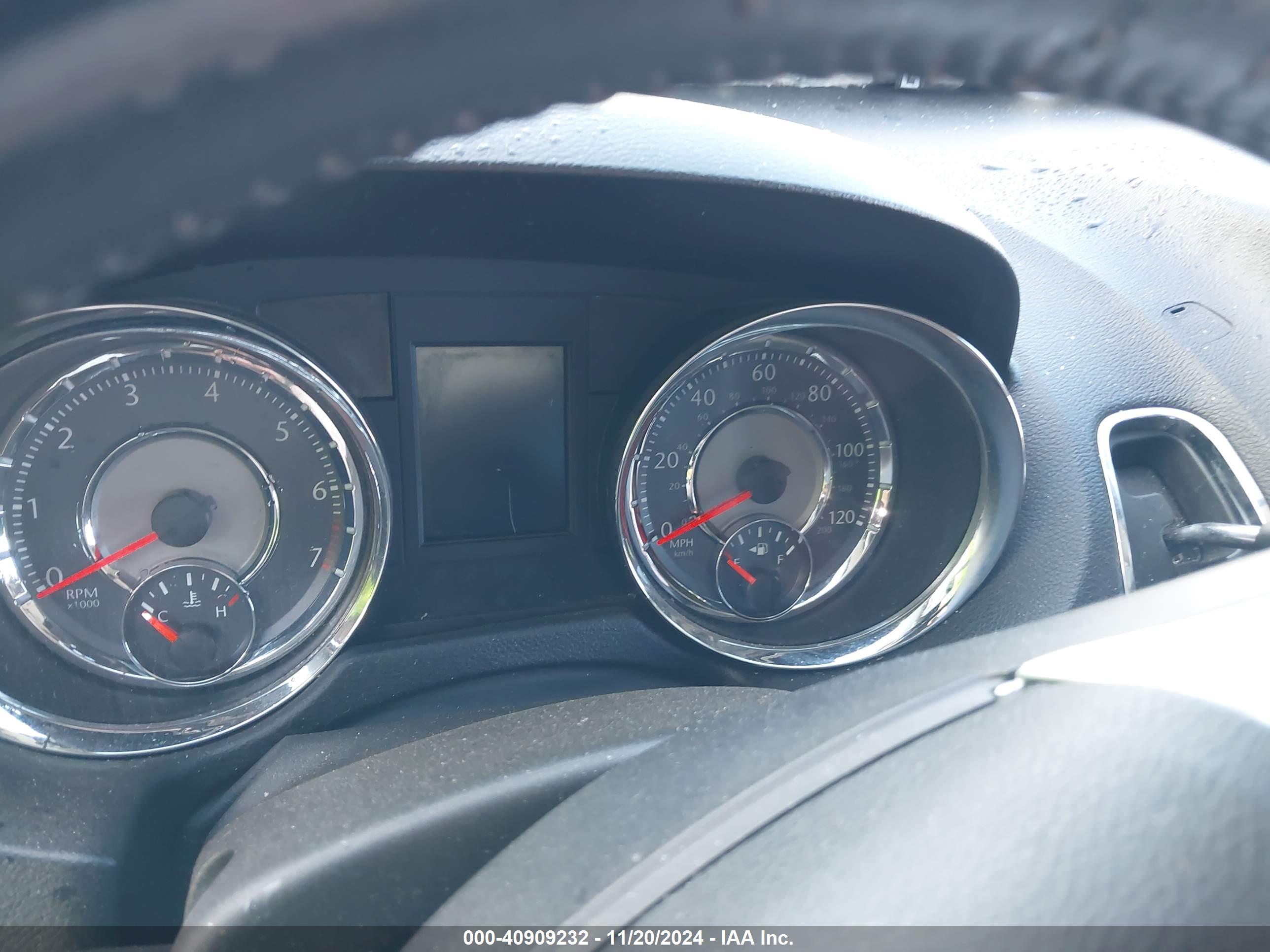 CHRYSLER TOWN image 7