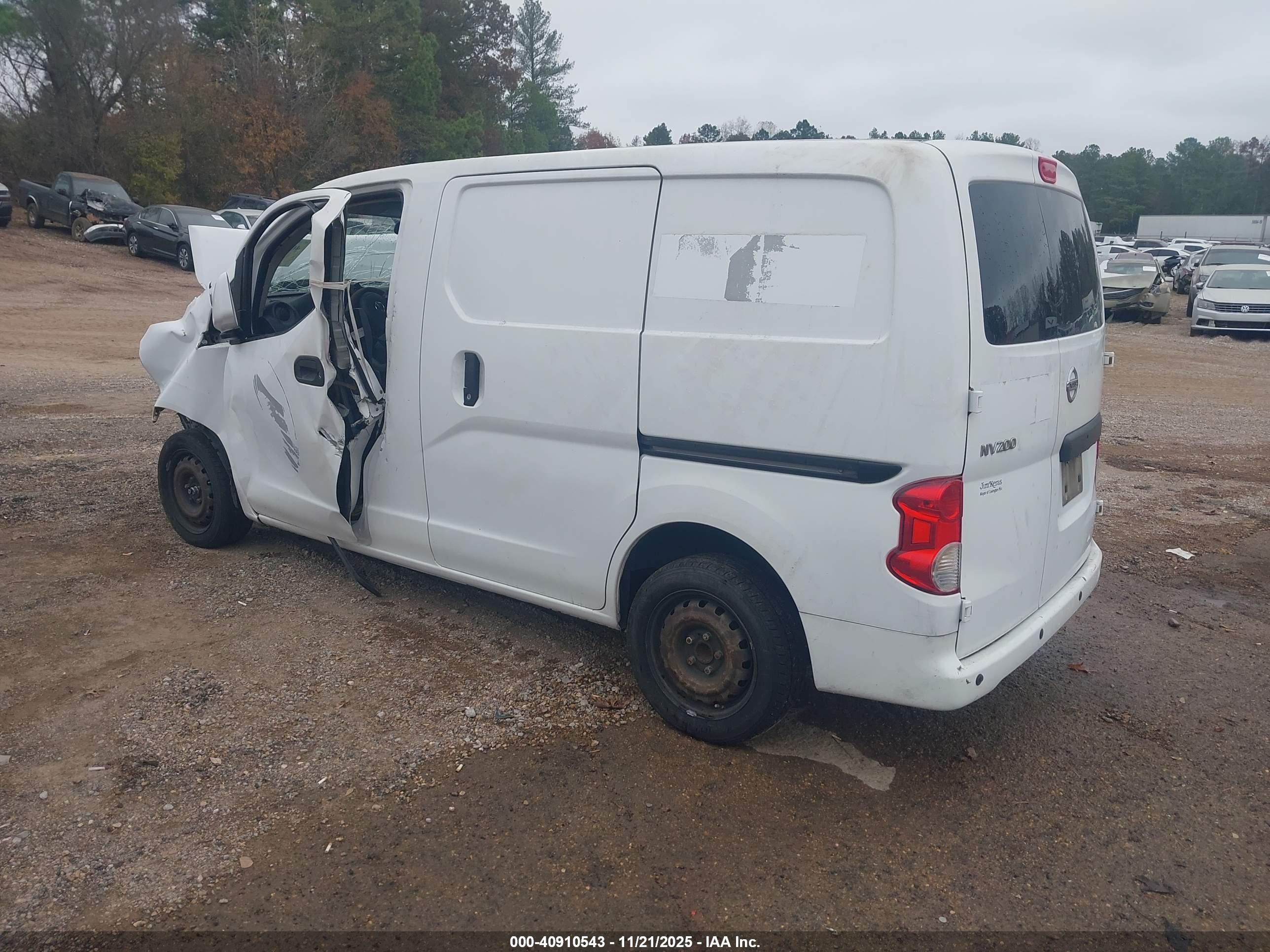 NISSAN NV200 image 3