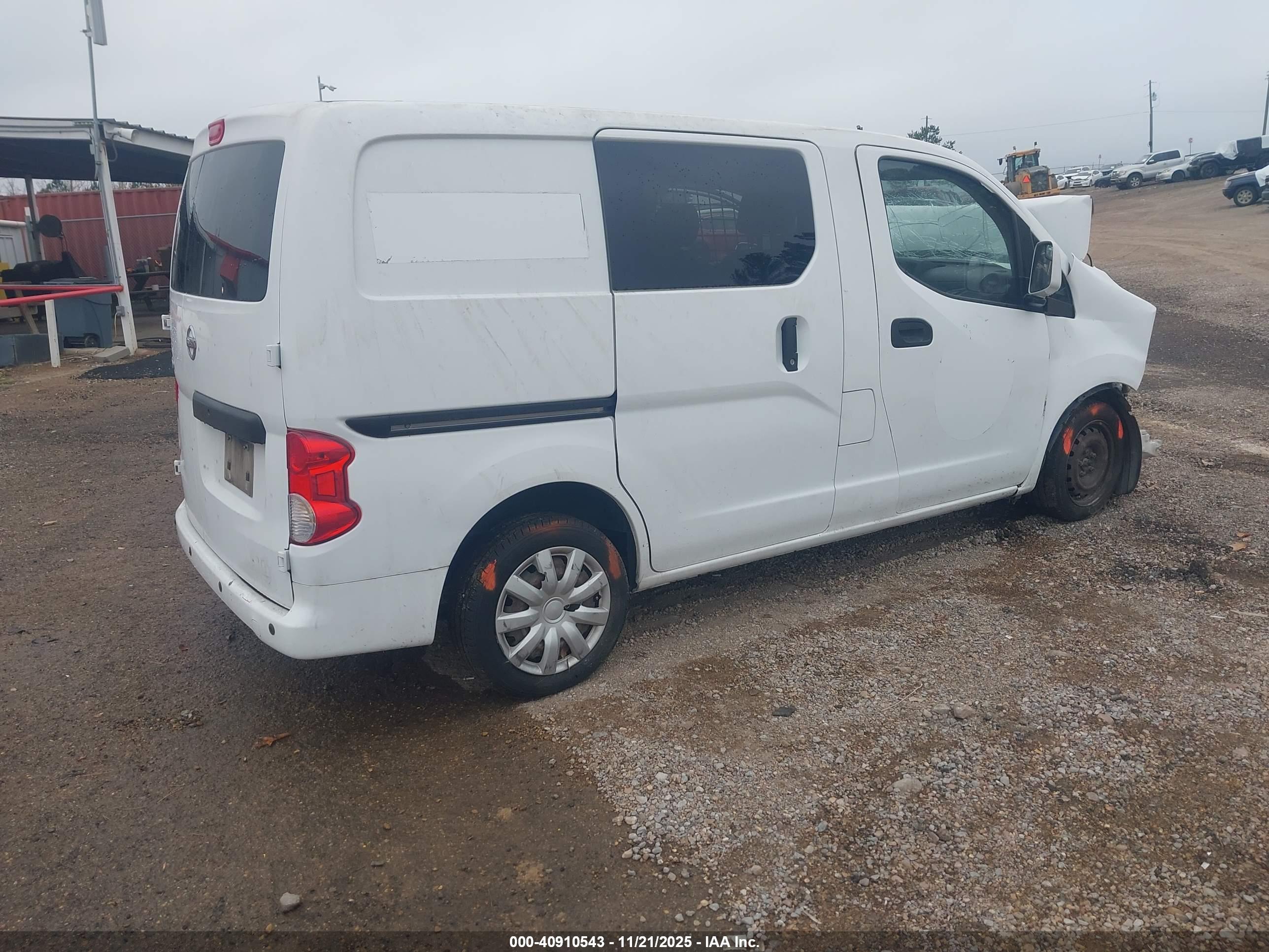 NISSAN NV200 image 4