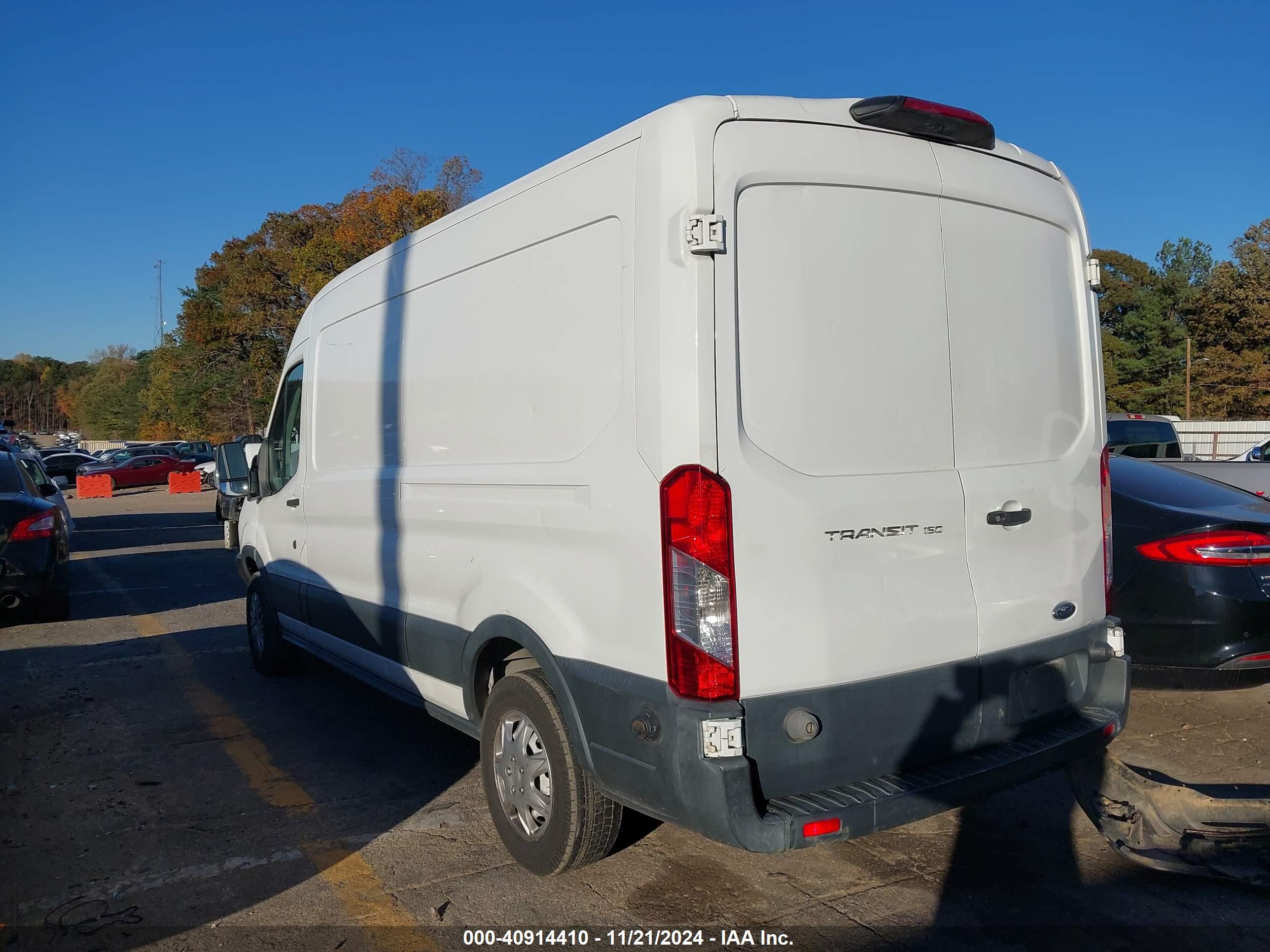 FORD TRANSIT-150 image 3