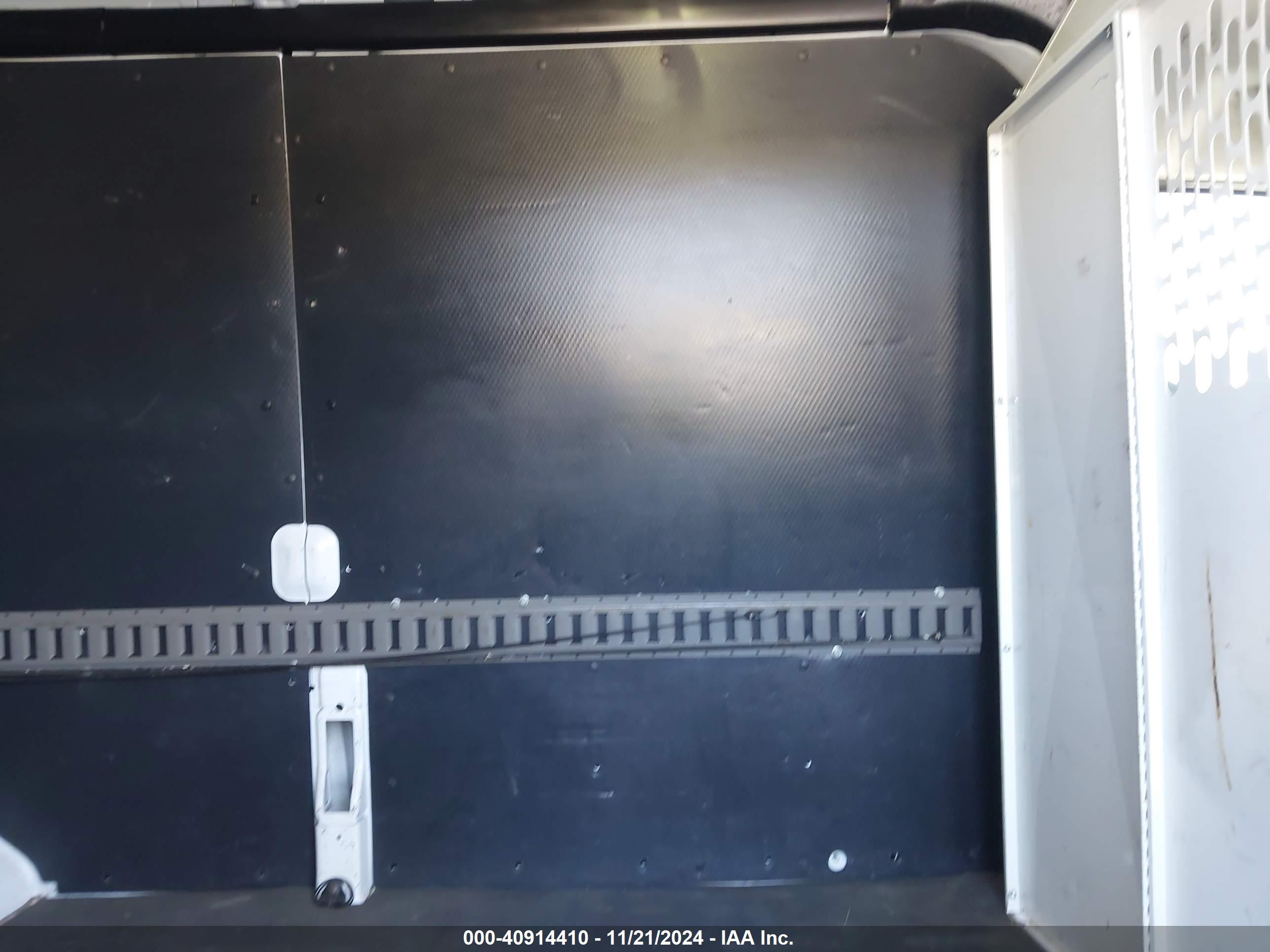 FORD TRANSIT-150 image 8