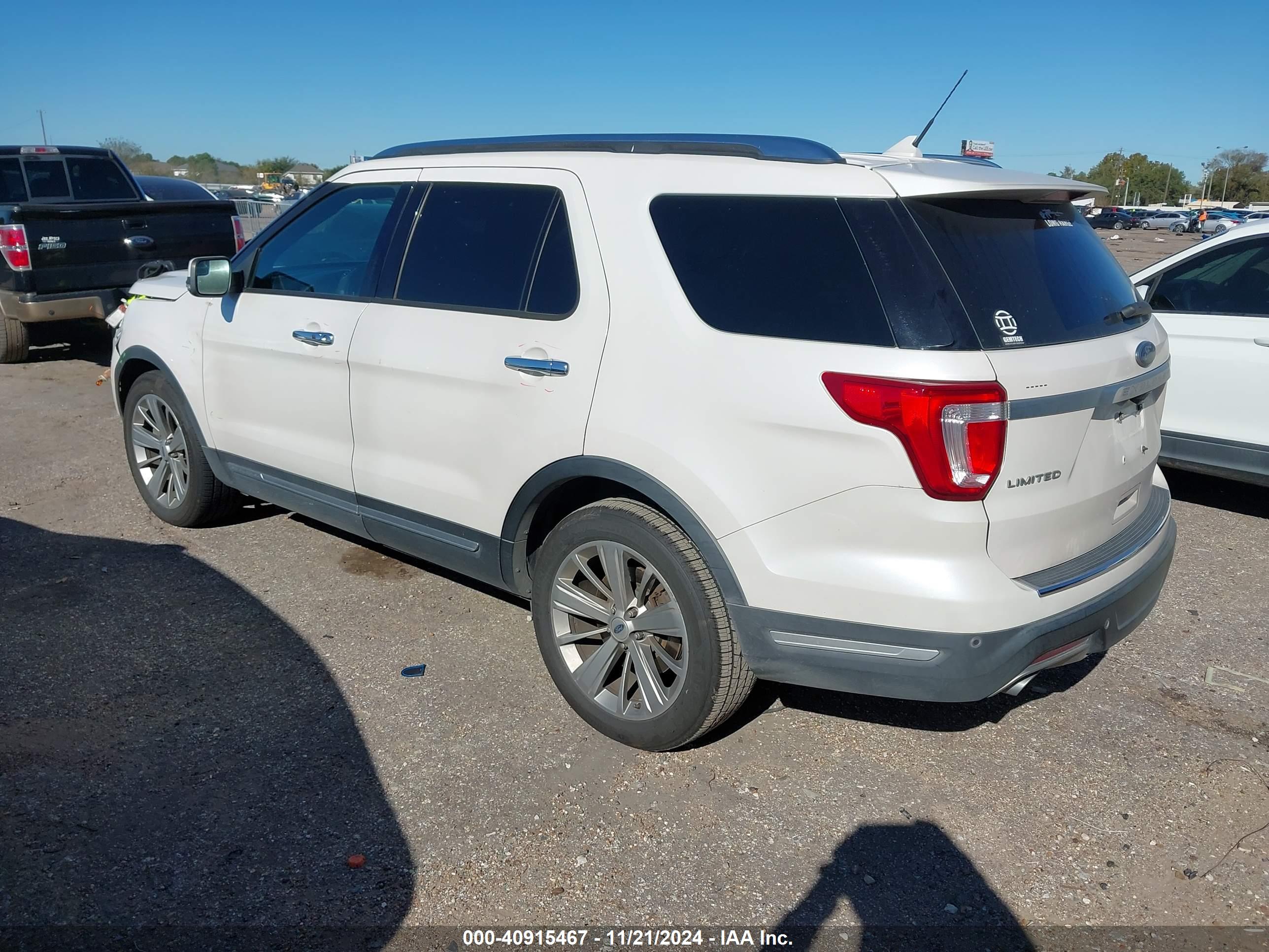 FORD EXPLORER image 3