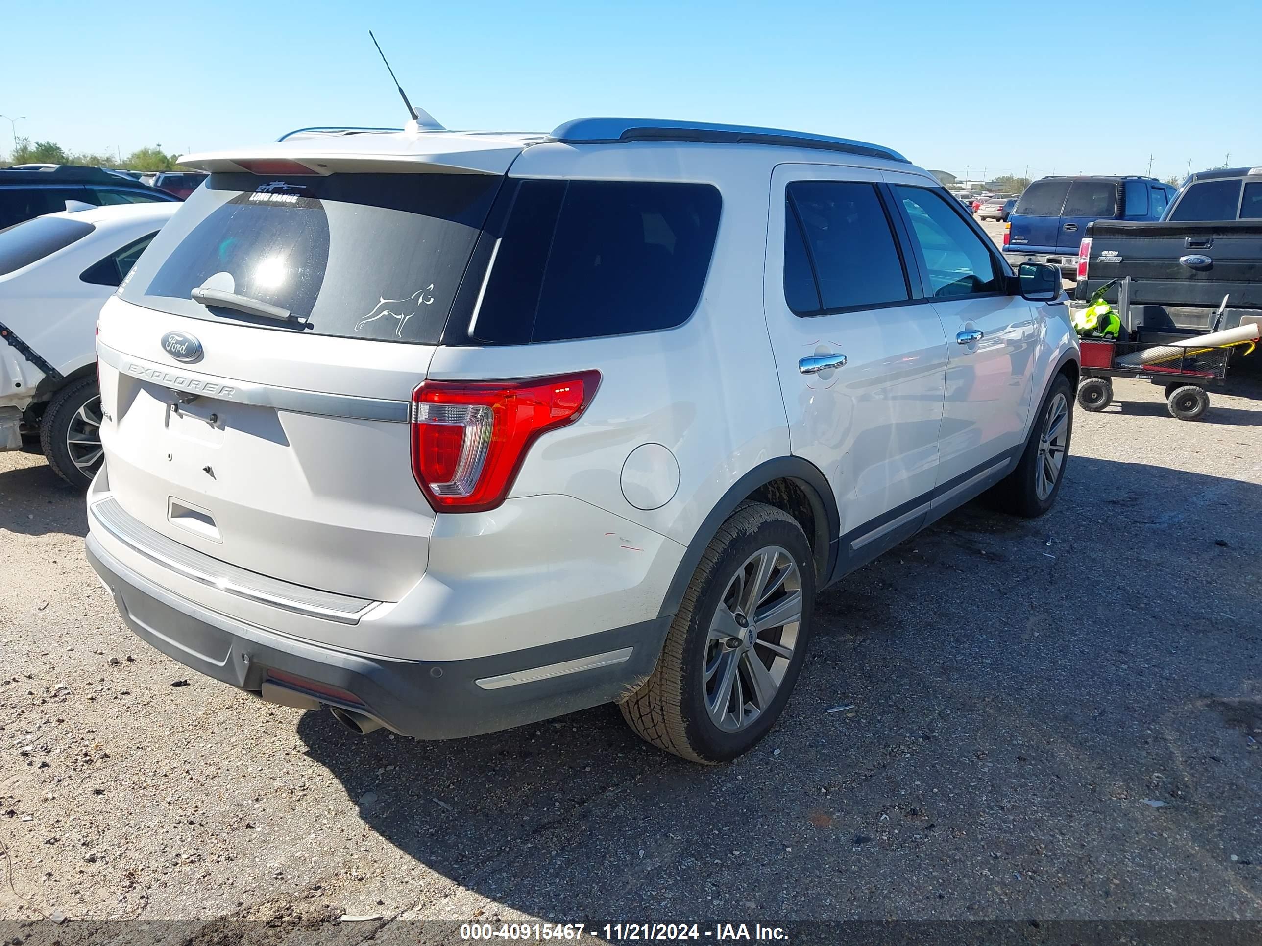 FORD EXPLORER image 4