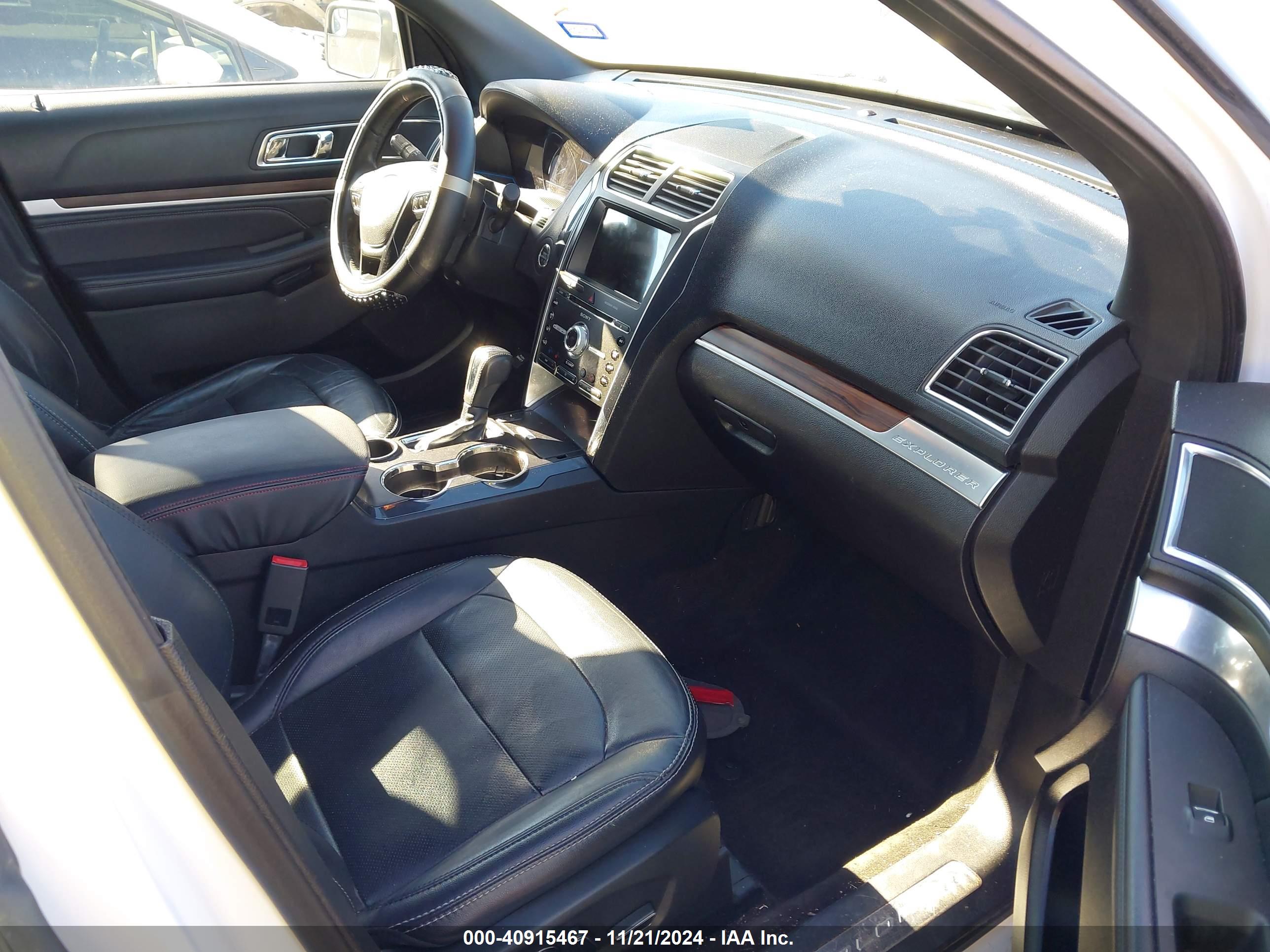 FORD EXPLORER image 5