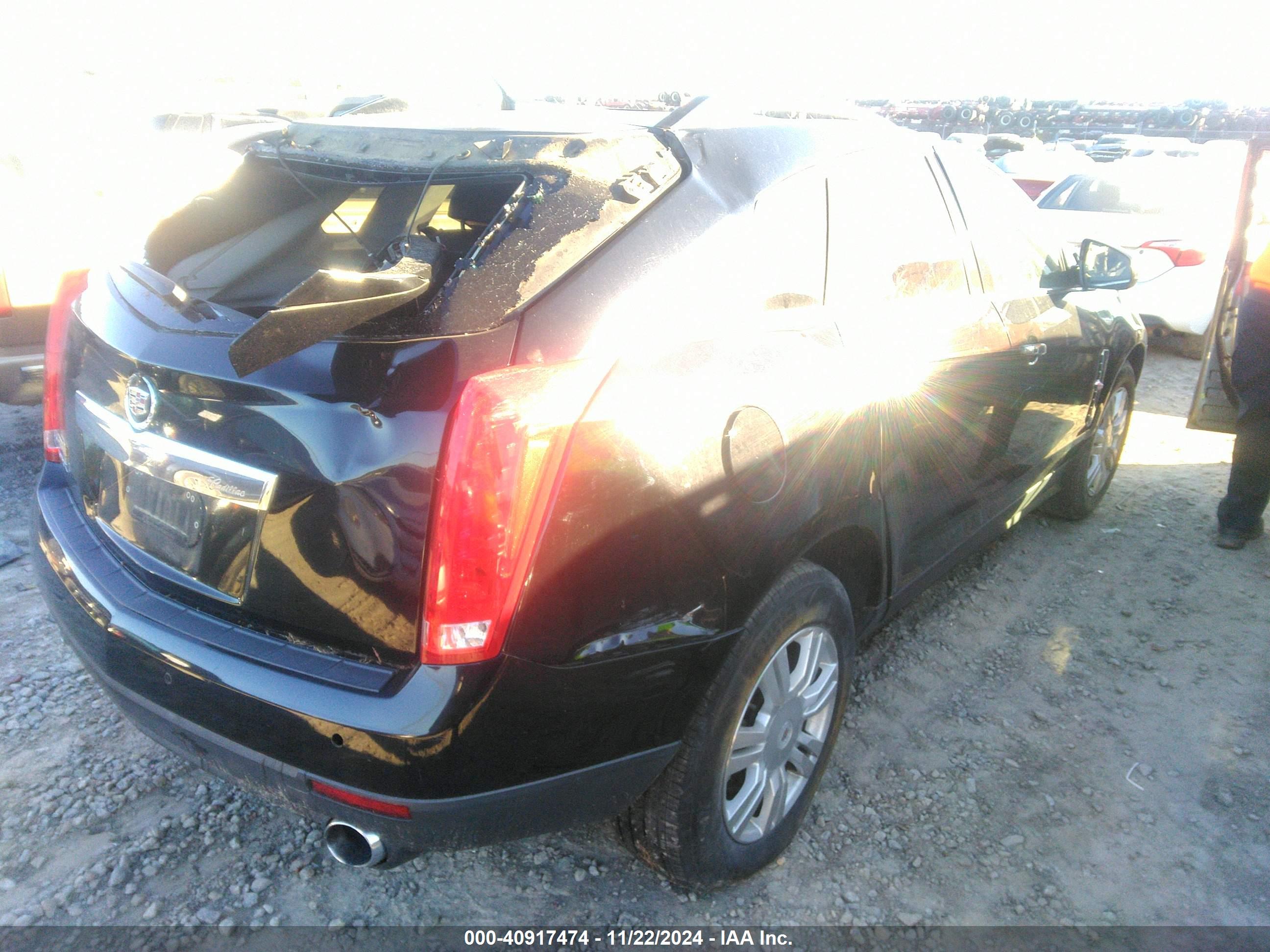CADILLAC SRX image 4