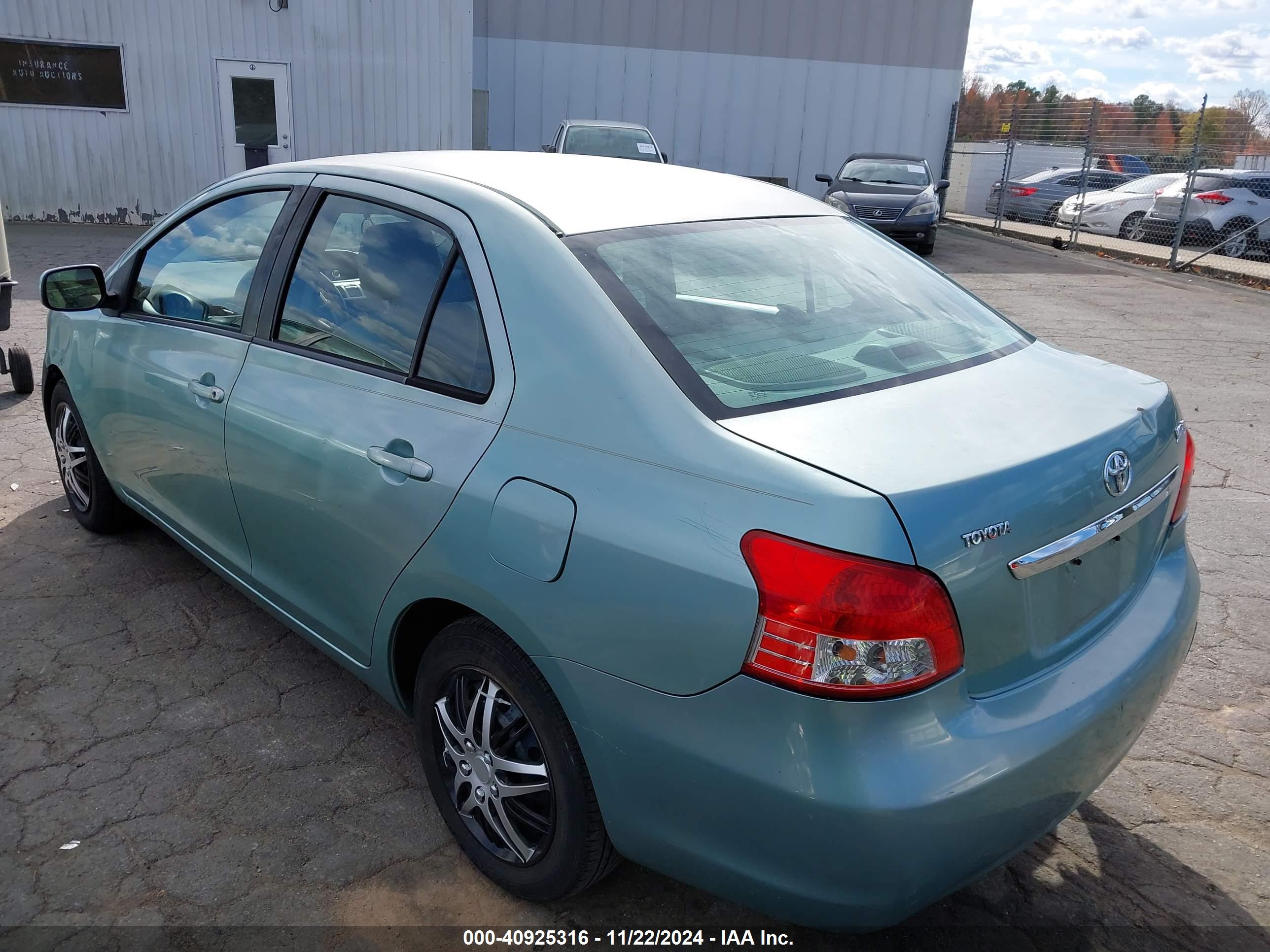 TOYOTA YARIS image 3