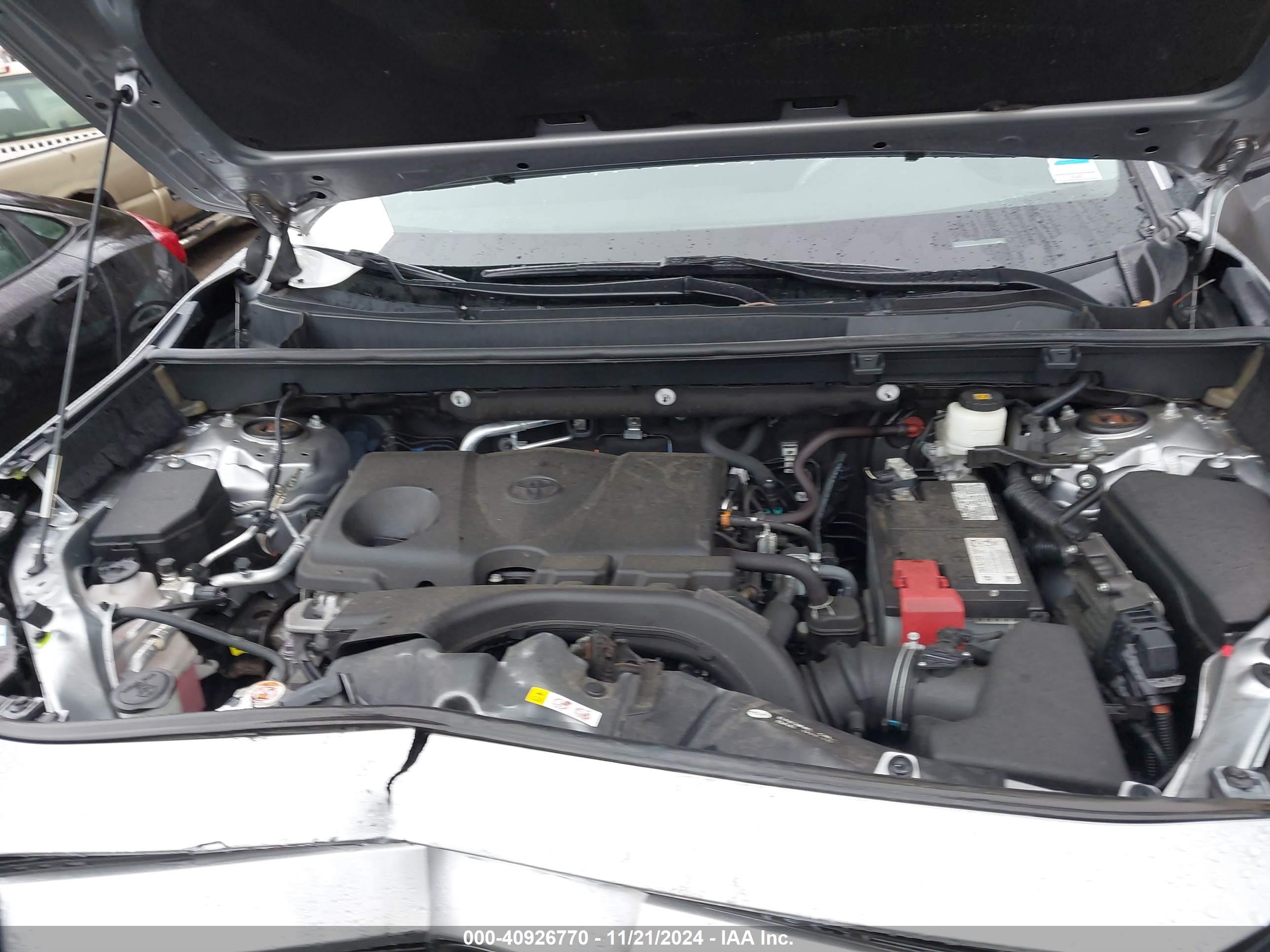 TOYOTA RAV4 image 10