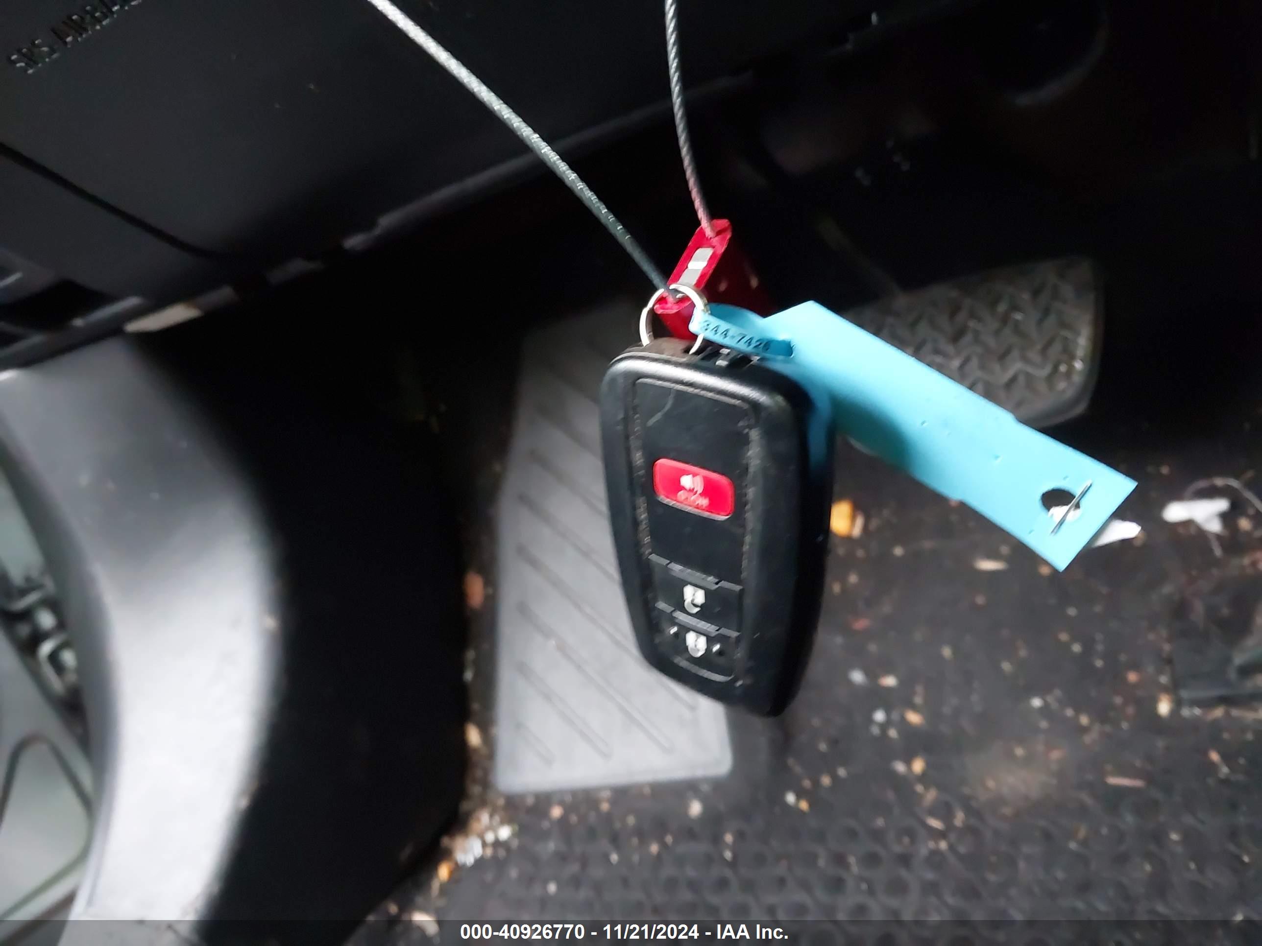 TOYOTA RAV4 image 11