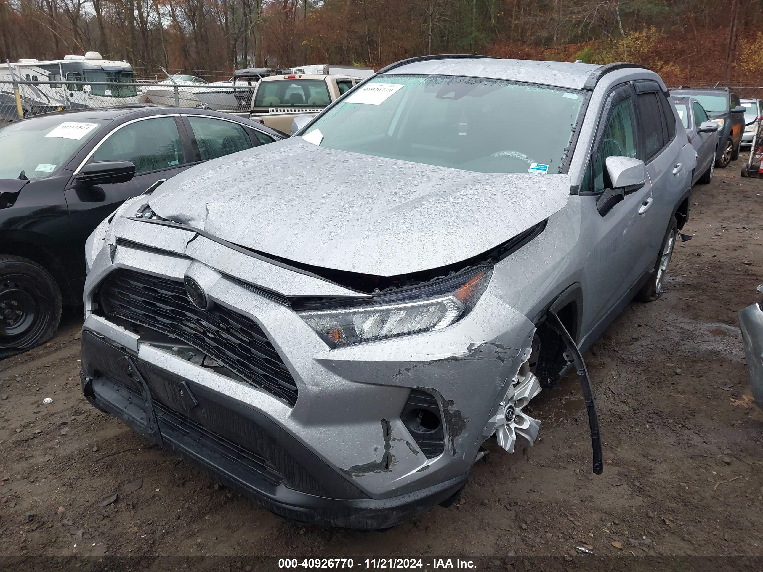 TOYOTA RAV4 image 2