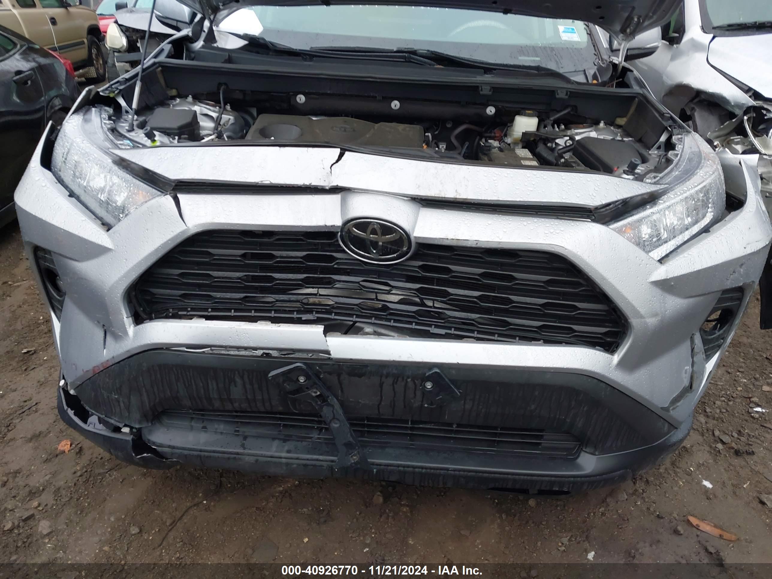 TOYOTA RAV4 image 6