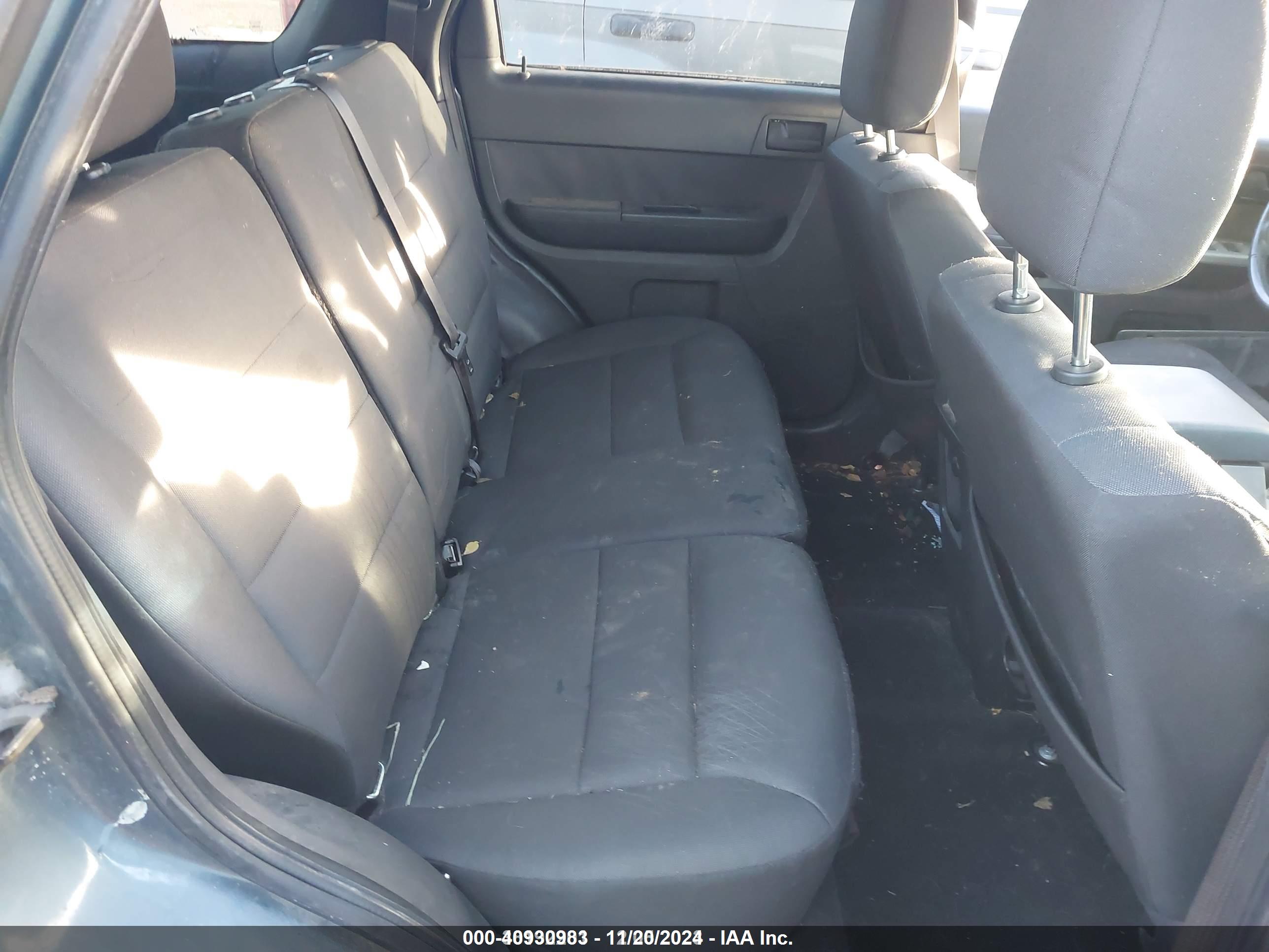 FORD ESCAPE image 8